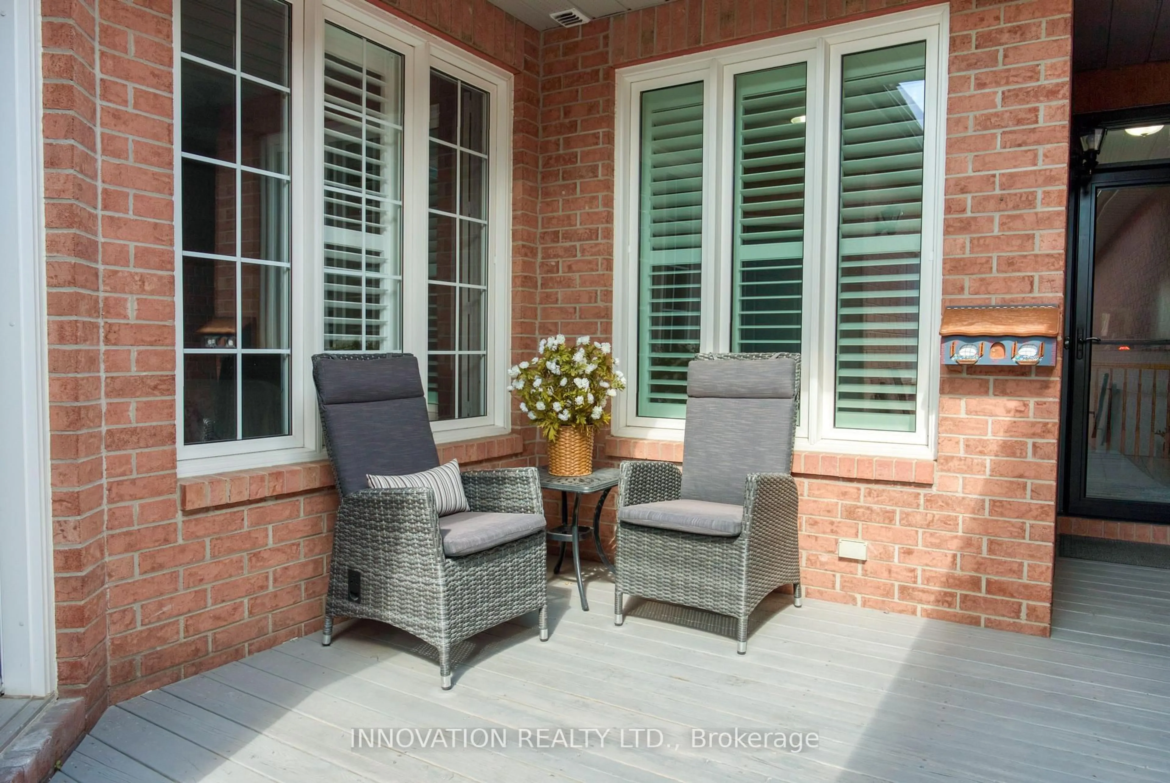 Patio, street for 13 Eileen Cres, Stittsville Ontario K2S 1M3
