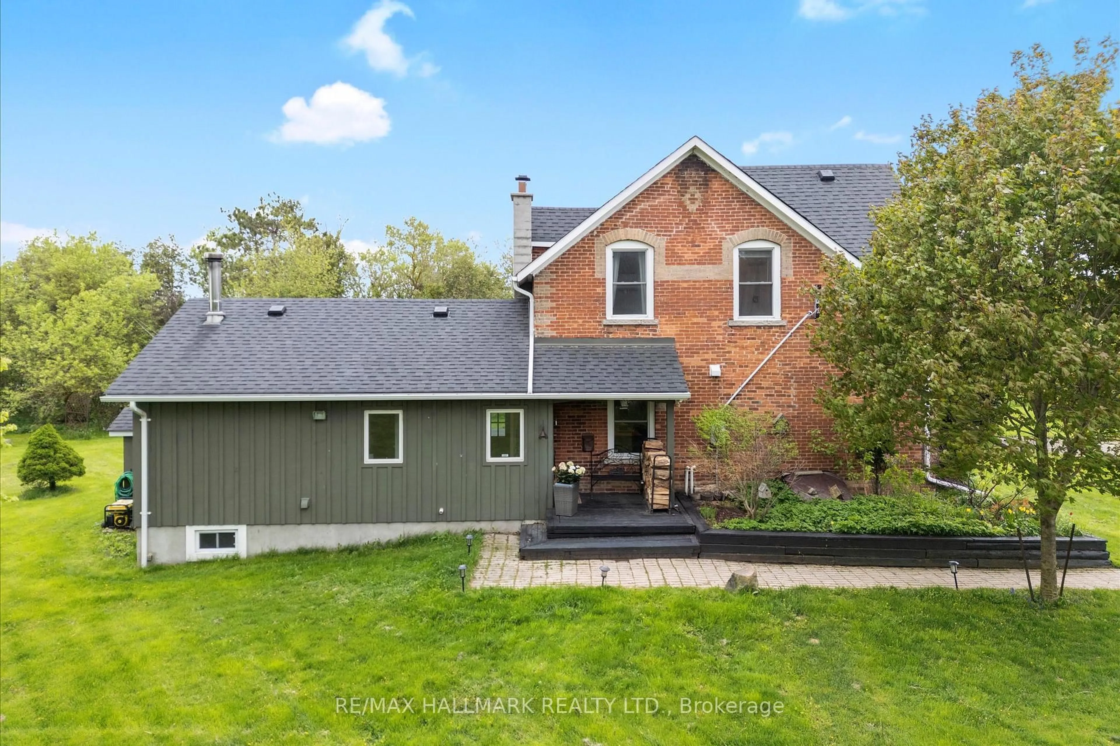 A pic from outside/outdoor area/front of a property/back of a property/a pic from drone, unknown for 473395 County Road 11, Amaranth Ontario L9W 0R3