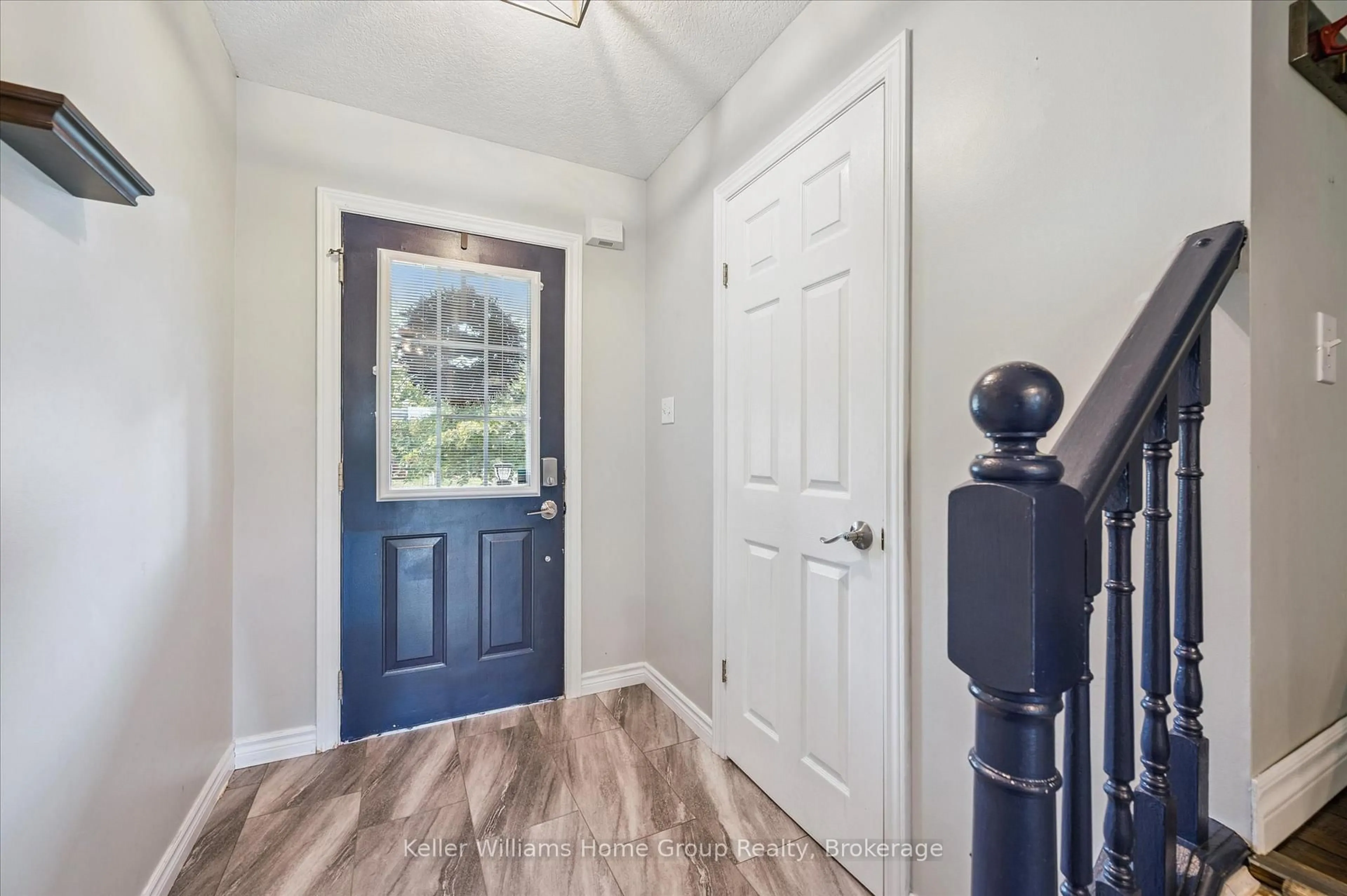 Indoor entryway for 108 Gibbons Dr, Centre Wellington Ontario N1M 3V8