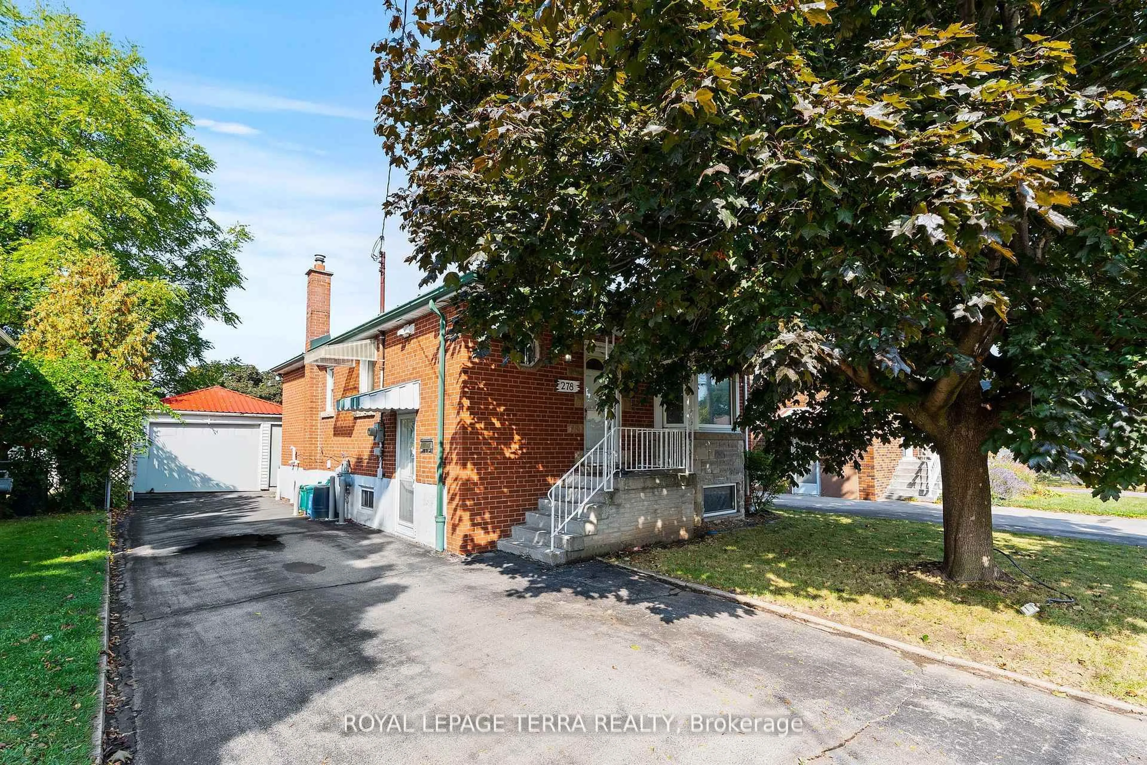 Home with brick exterior material, street for 278 East 34th St, Hamilton Ontario L8V 3W9