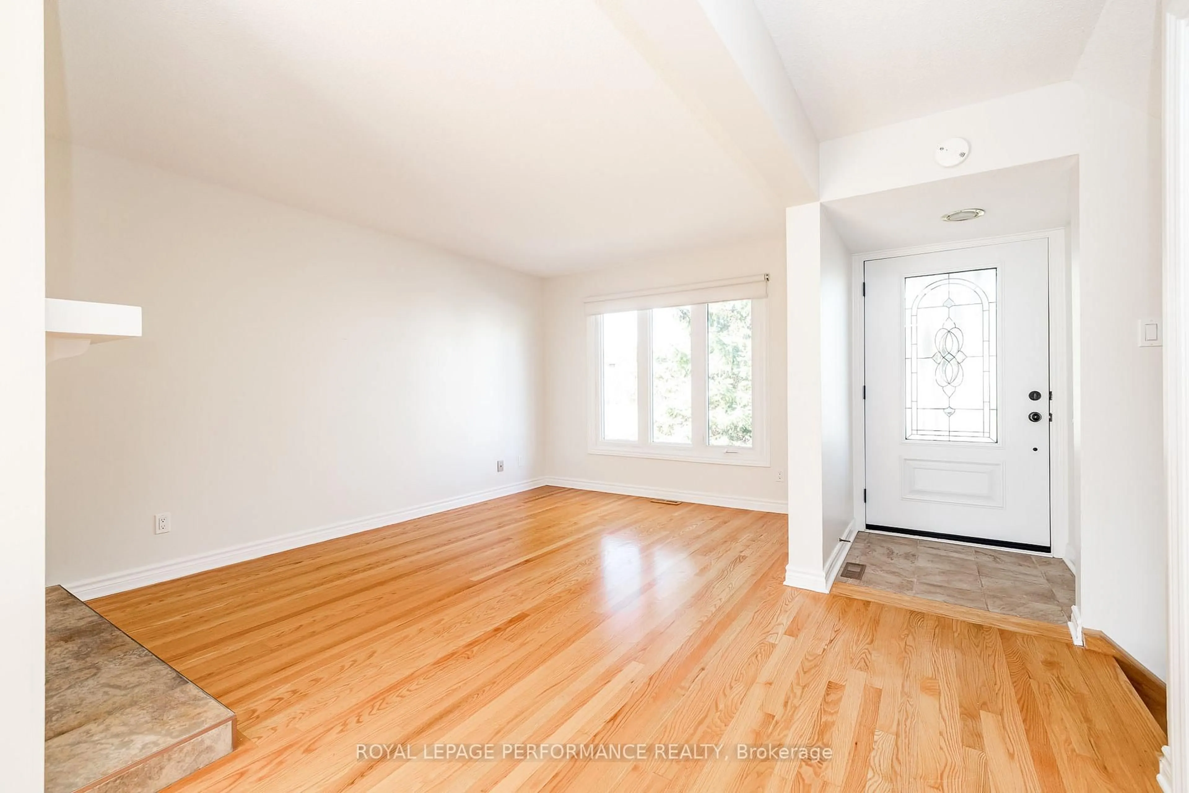 A pic of a room for 53 Sample Rd, Ottawa Ontario K1V 9T9