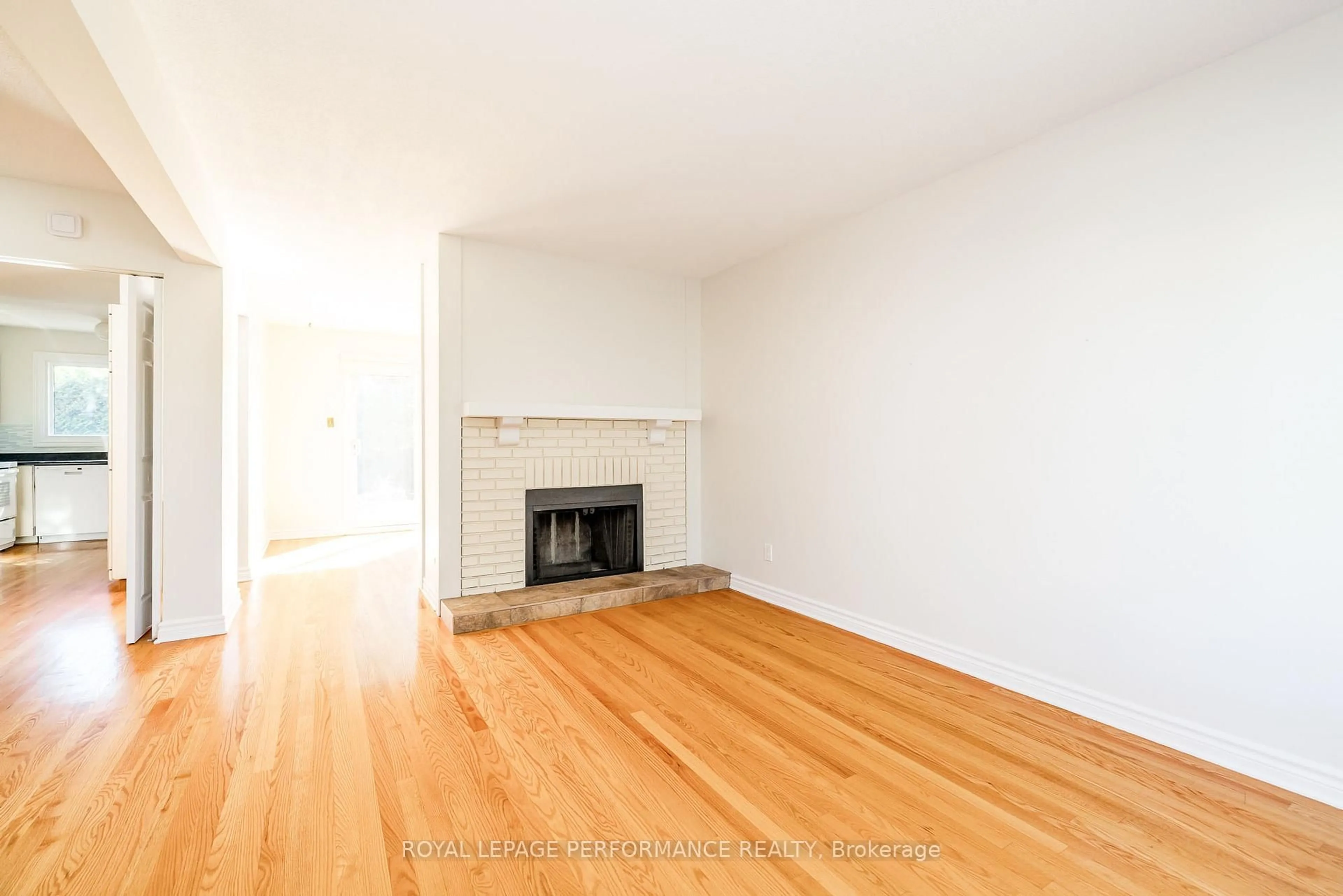 A pic of a room for 53 Sample Rd, Ottawa Ontario K1V 9T9