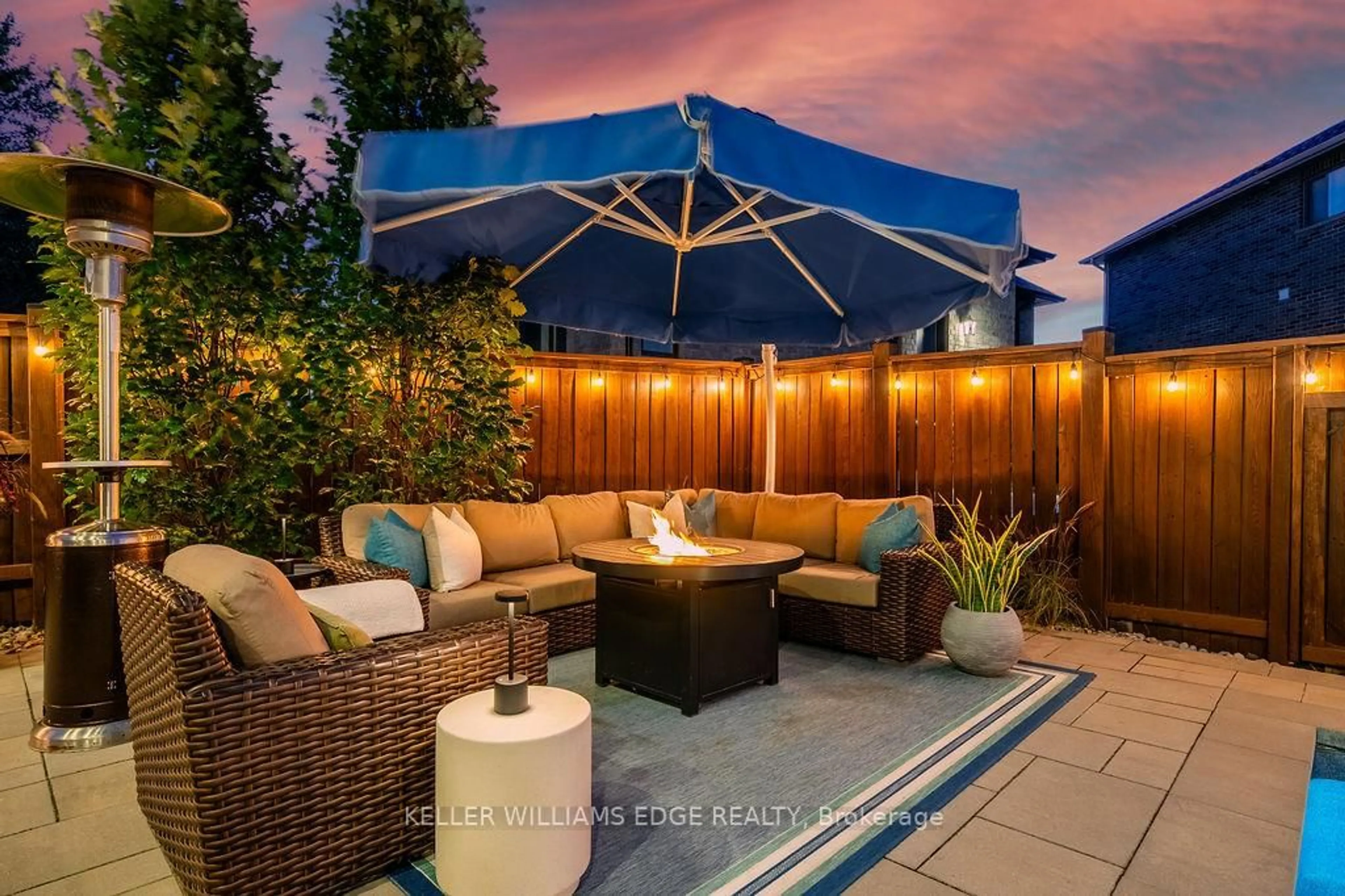 Patio, street for 16 Edgecroft Cres, Hamilton Ontario L8J 3Y6