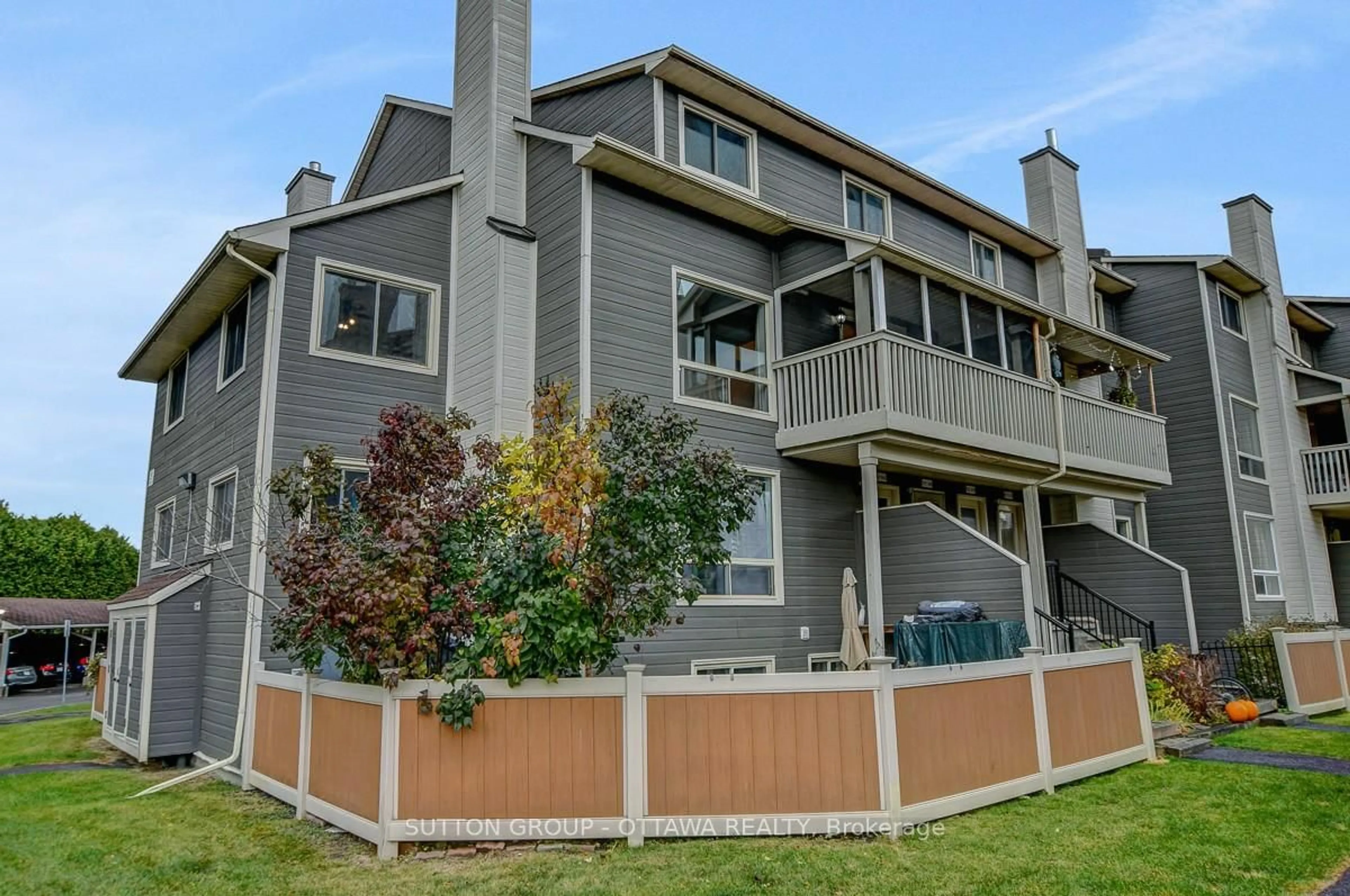 Home with vinyl exterior material, unknown for 782 St. Andre Dr #34B, Ottawa Ontario K1C 4R7