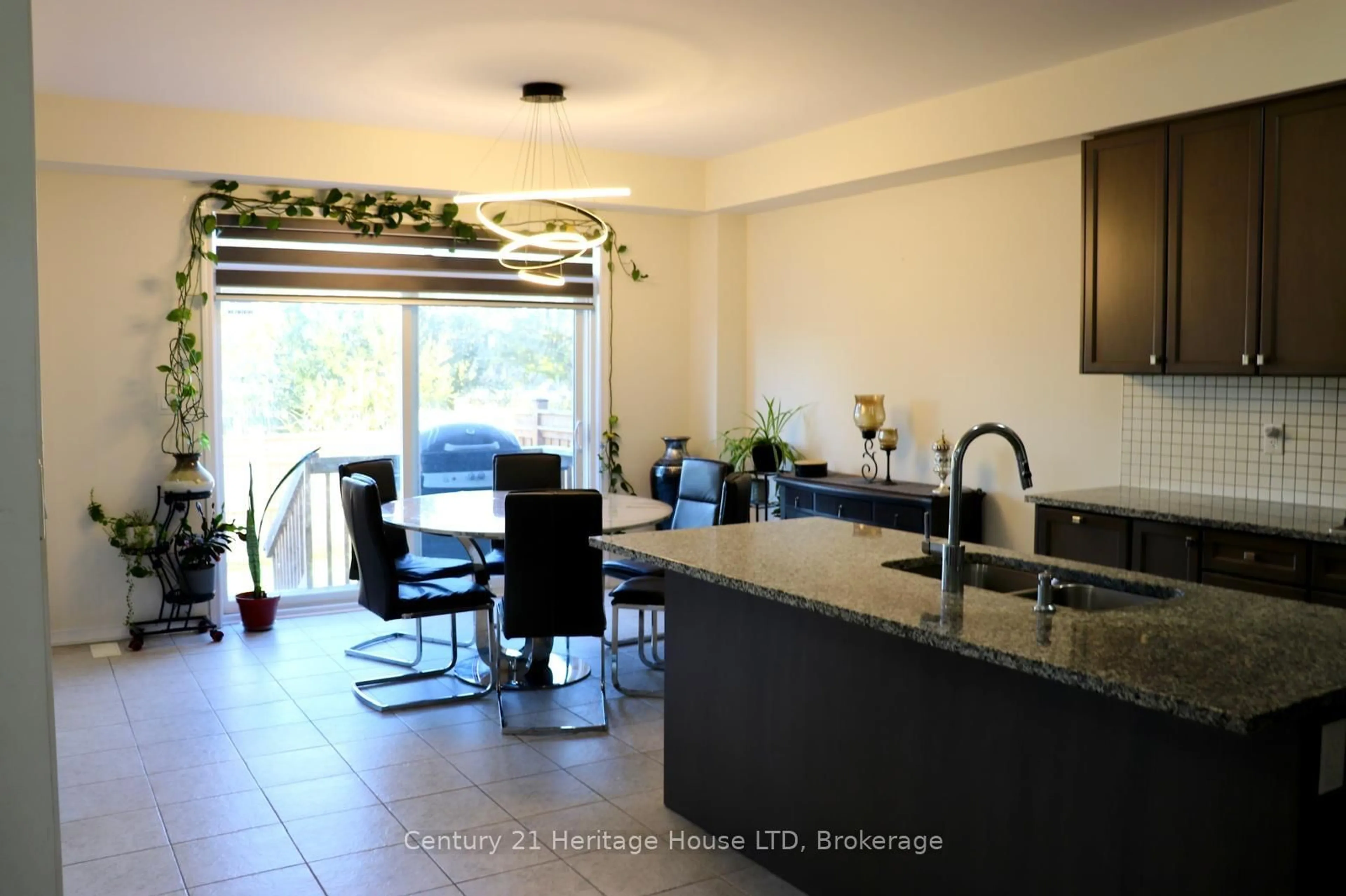 Open concept kitchen, ceramic/tile floor for 50 Esther Cres, Thorold Ontario L3B 5N5