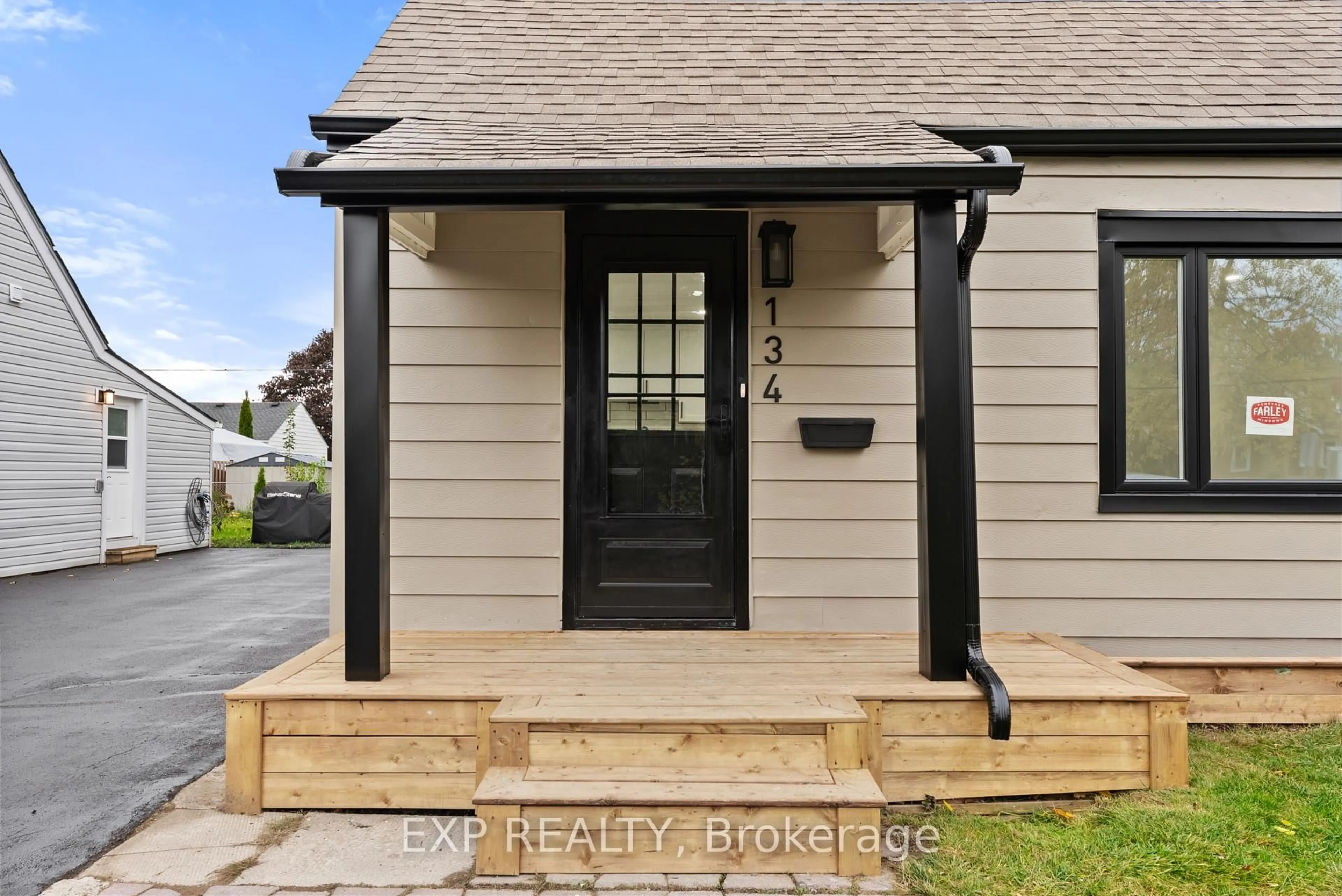 Home with vinyl exterior material, street for 134 Byron St, Quinte West Ontario K8V 2Y6