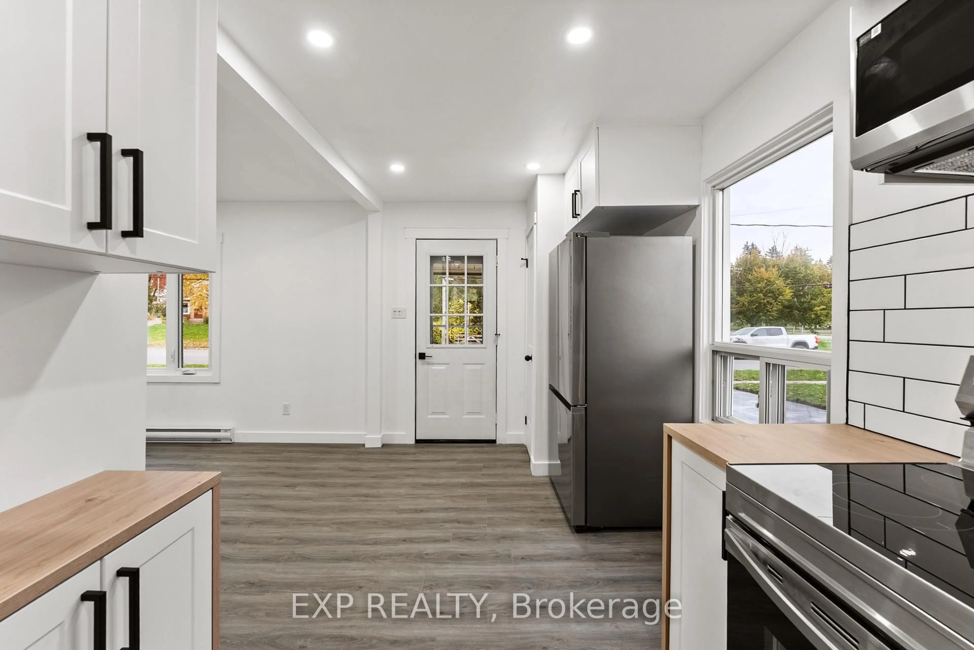 Open concept kitchen, unknown for 134 Byron St, Quinte West Ontario K8V 2Y6