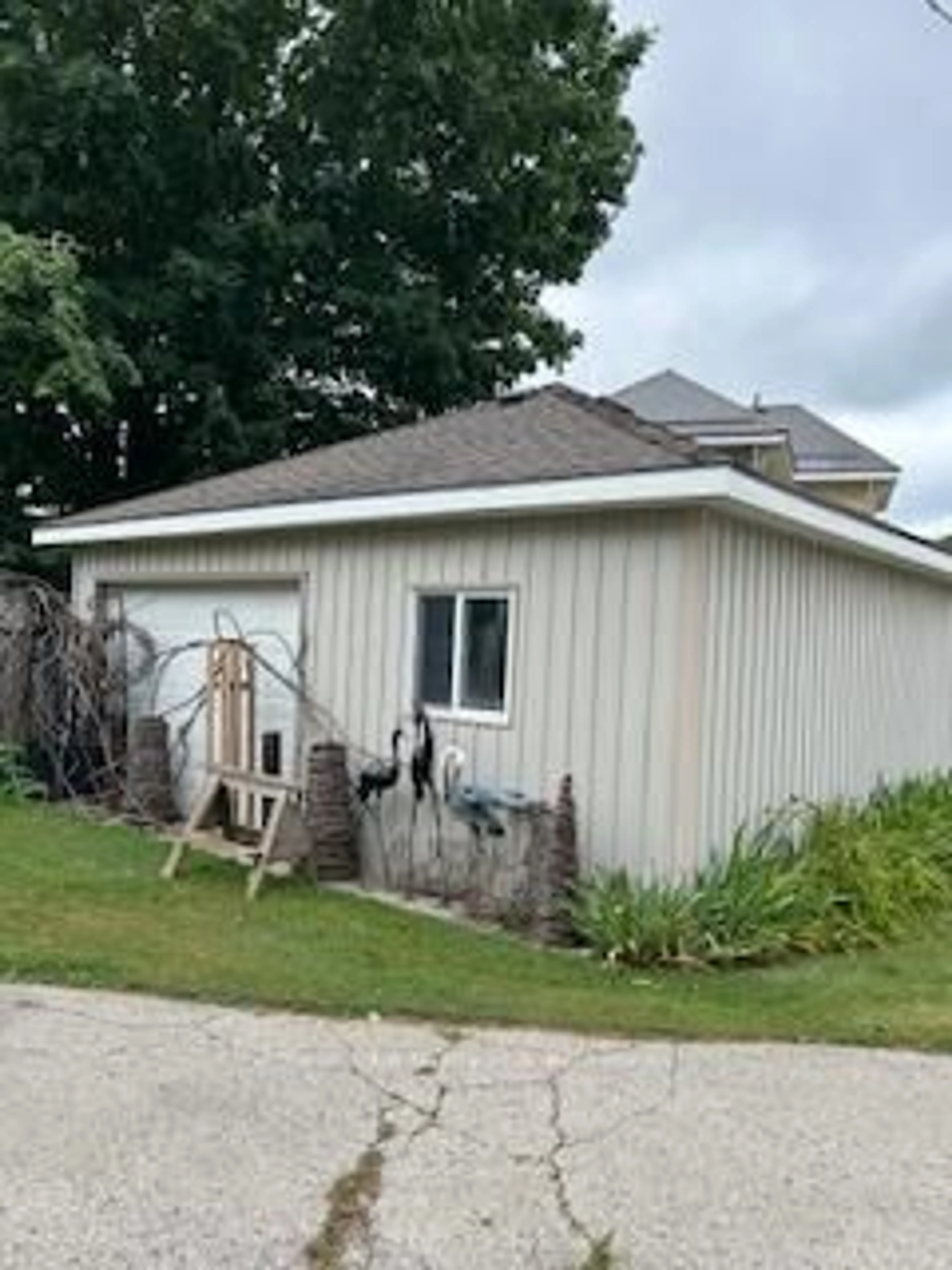 Shed for 7 Durham St, Brockton Ontario N0G 2V0