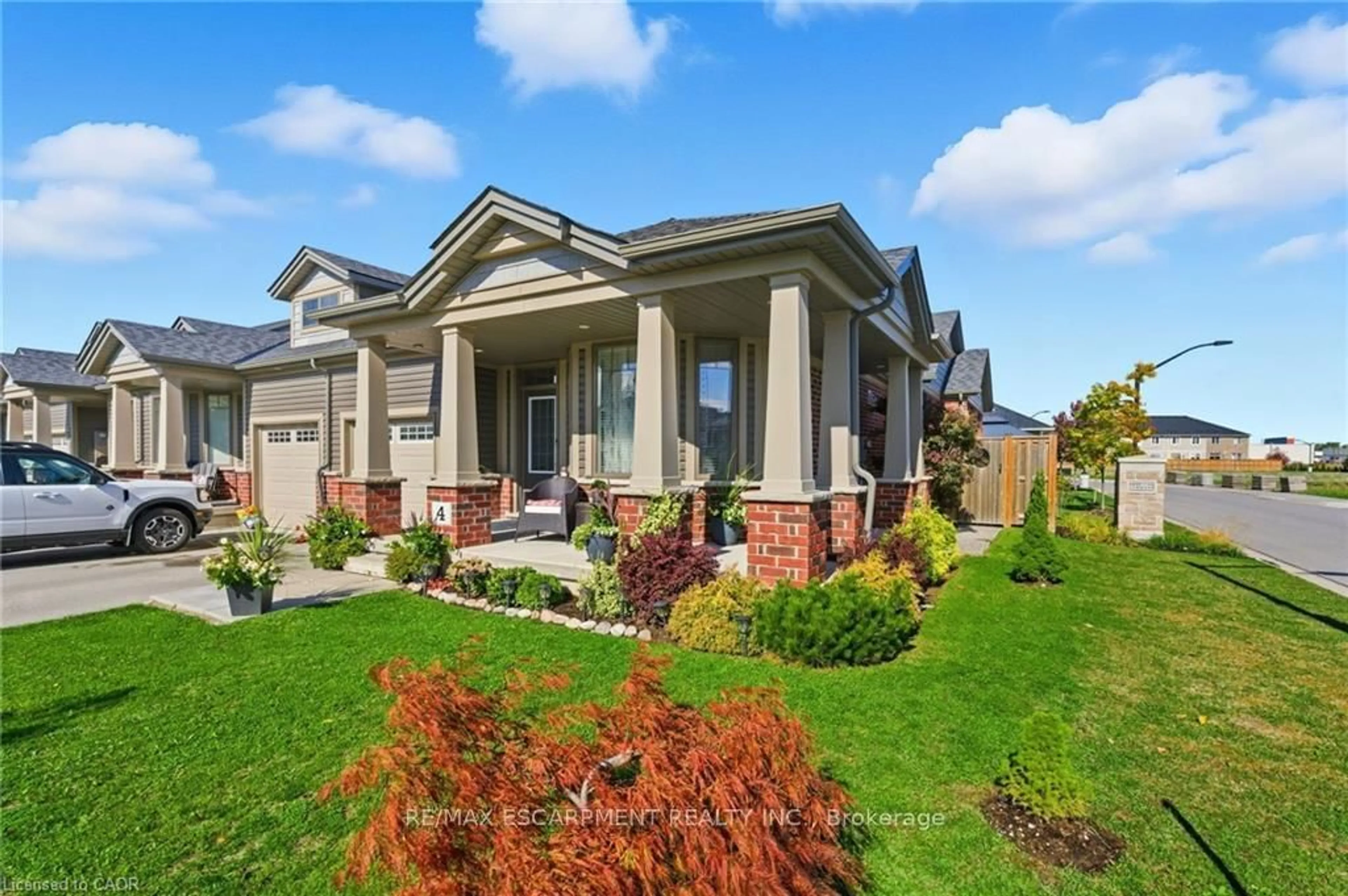 Home with brick exterior material, street for 4 ELLIS Ave, St. Catharines Ontario L2P 0E6