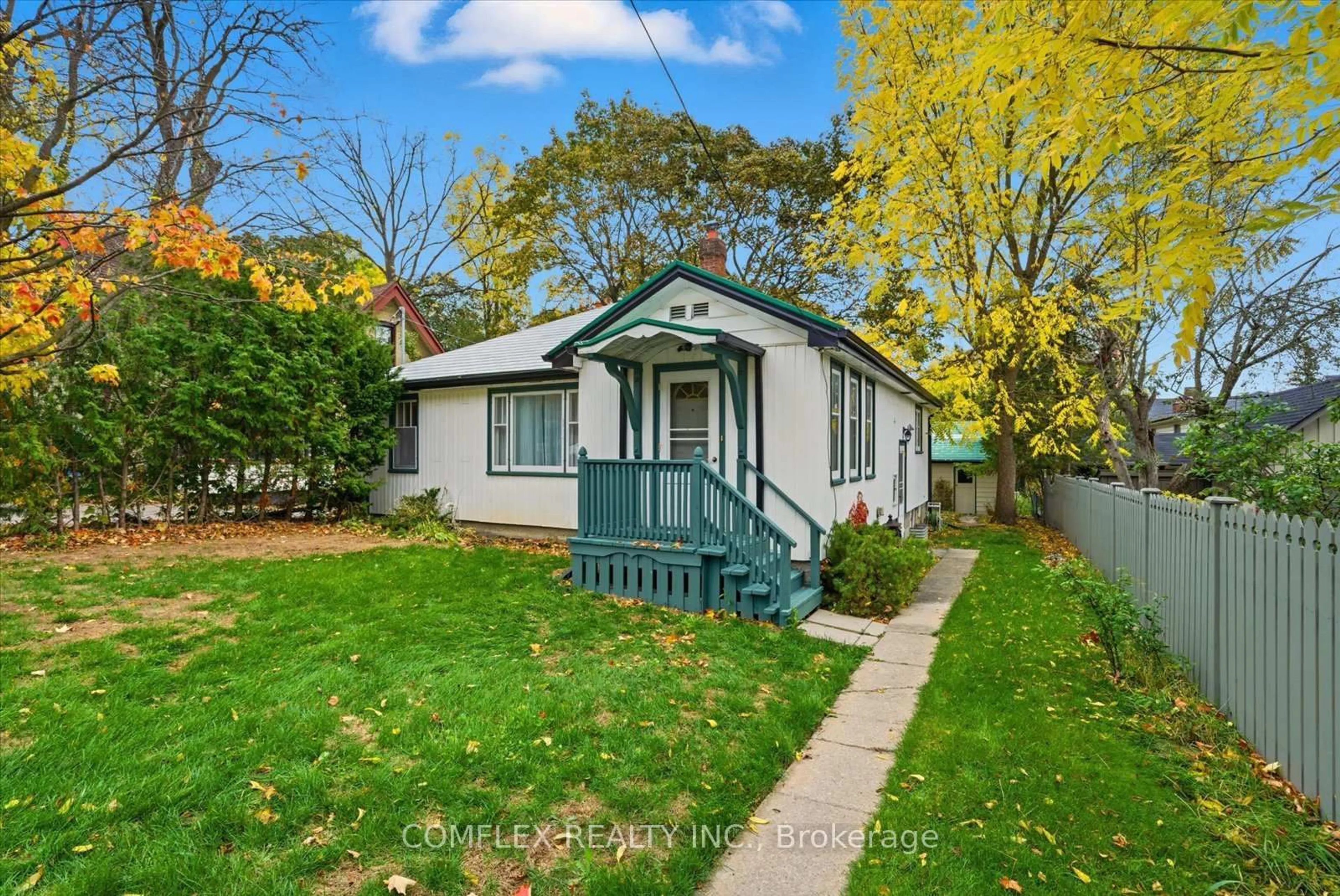 A pic from outside/outdoor area/front of a property/back of a property/a pic from drone, street for 68 Cambridge St, Kawartha Lakes Ontario K9E 4V1