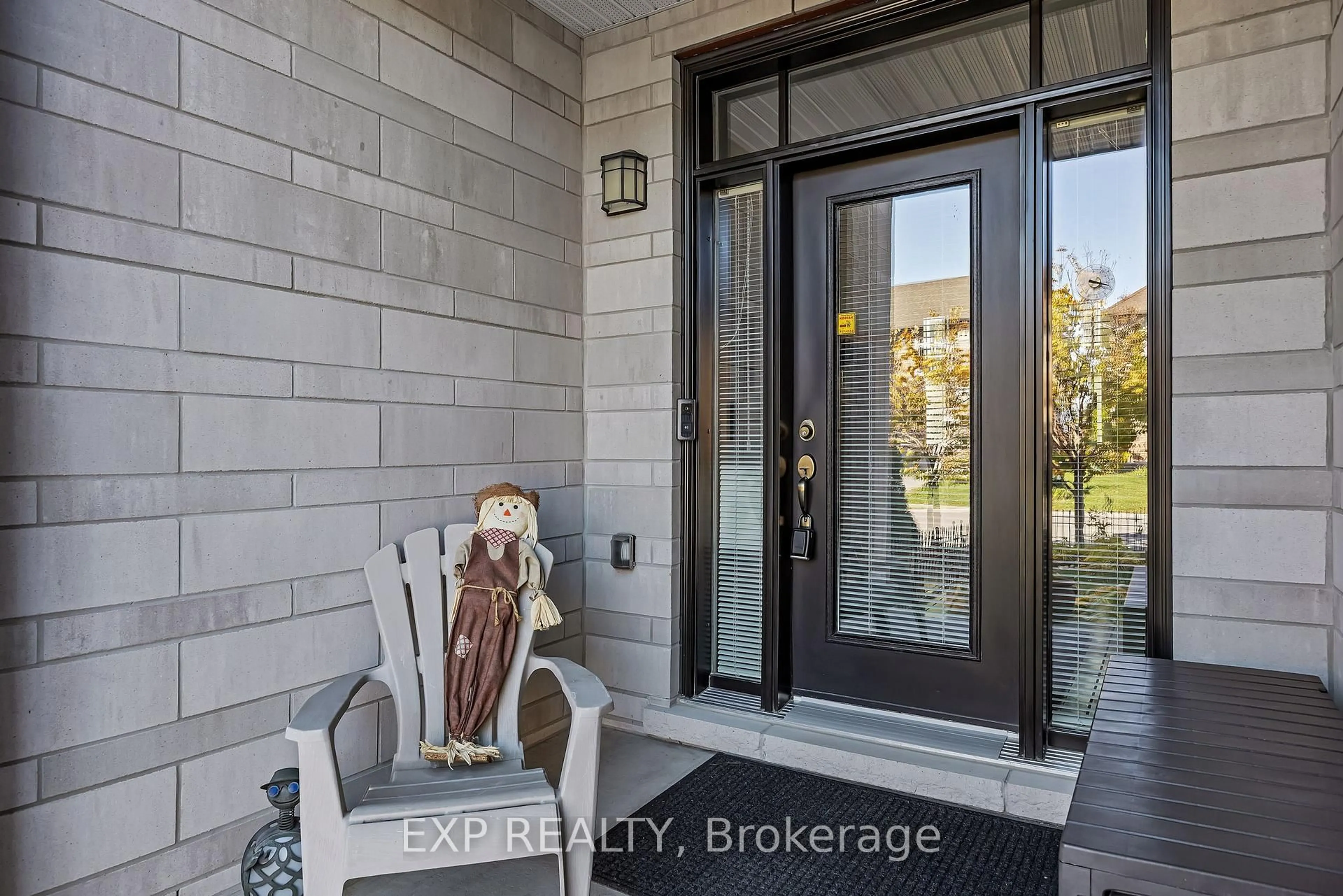 Indoor entryway for 121 Mattingly Way, Ottawa Ontario K4M 0C5