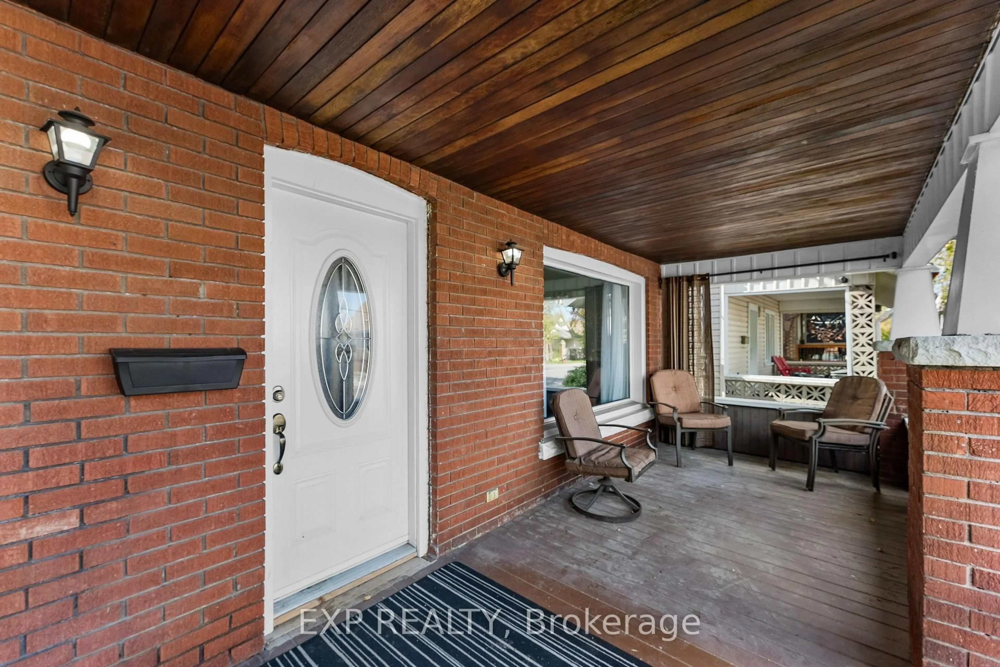 Indoor entryway for 5132 Morrison St, Niagara Falls Ontario L2E 2E1