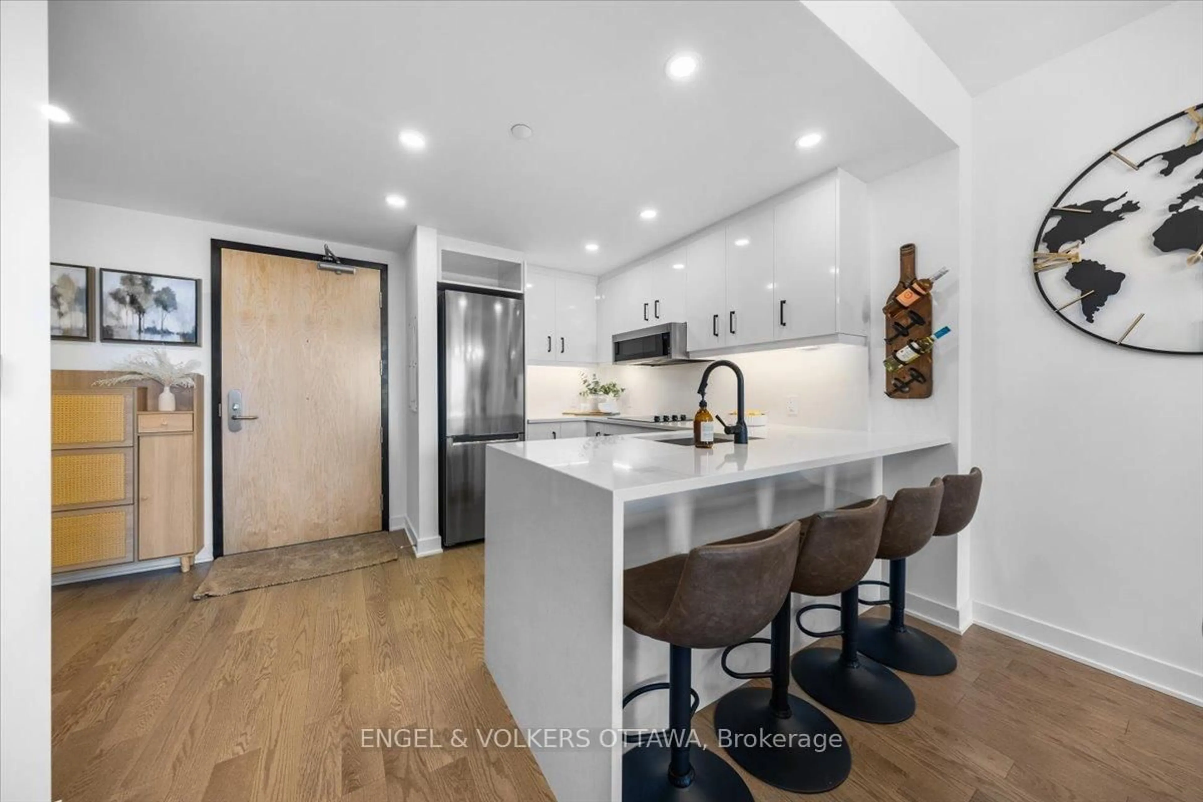 Open concept kitchen, unknown for 340 Queen St #1704, Ottawa Ontario K1R 0G1