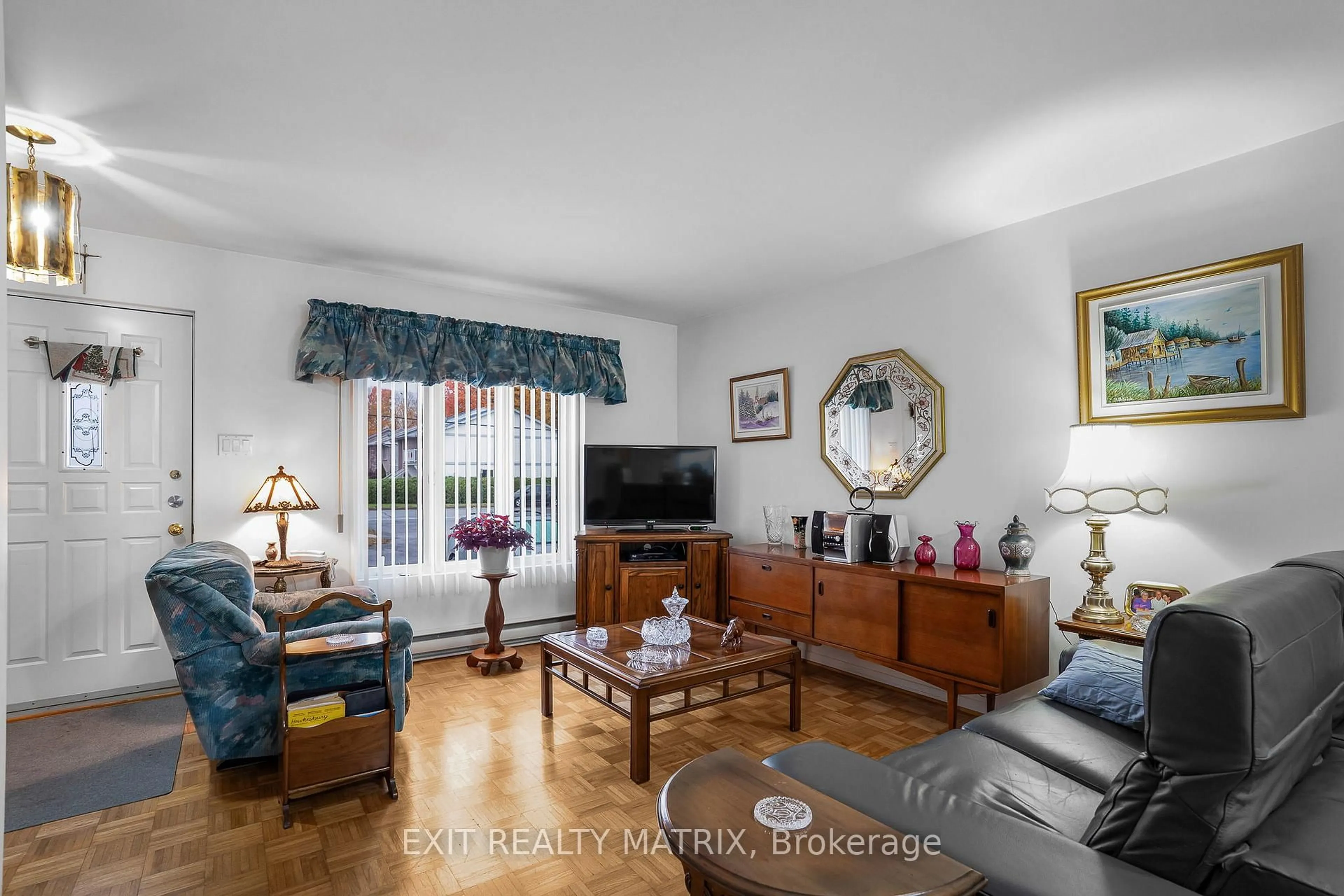 Living room with furniture, unknown for 733 Spence Ave, Hawkesbury Ontario K6A 3P3