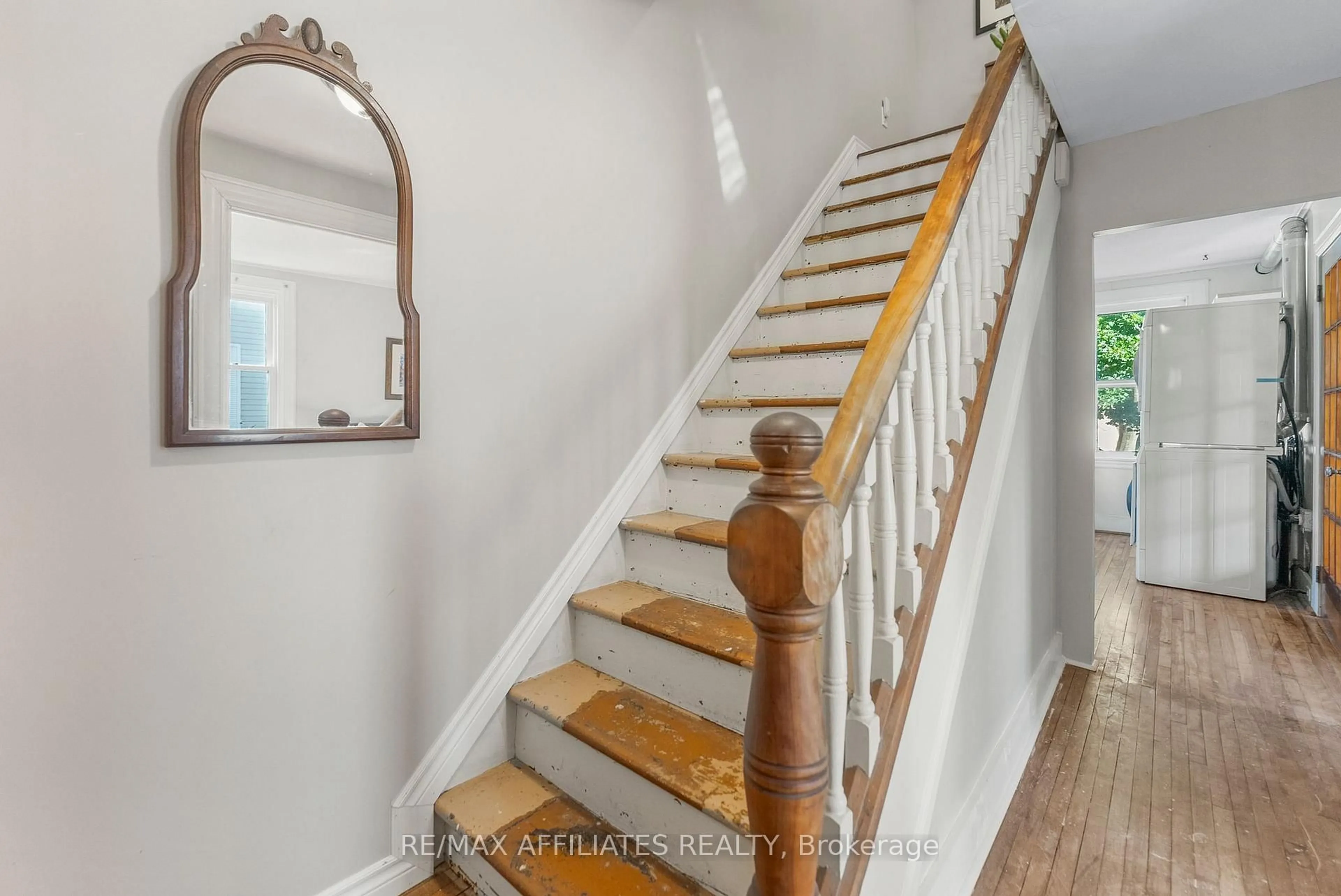 Stairs for 416 Dibble St, Prescott Ontario K0E 1T0