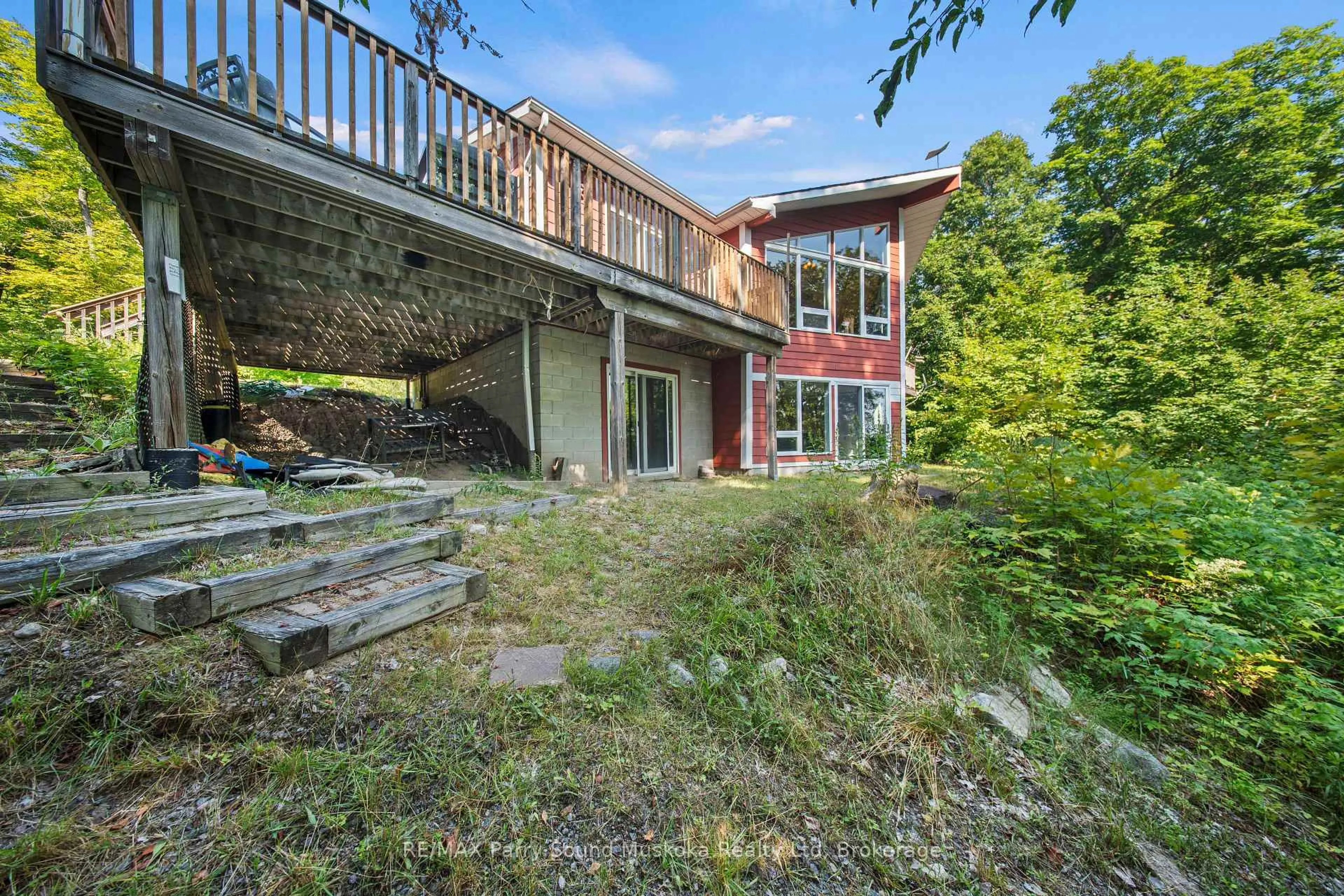 A pic from outside/outdoor area/front of a property/back of a property/a pic from drone, building for 23 Shady Maple Tr, Whitestone Ontario P0A 1G0