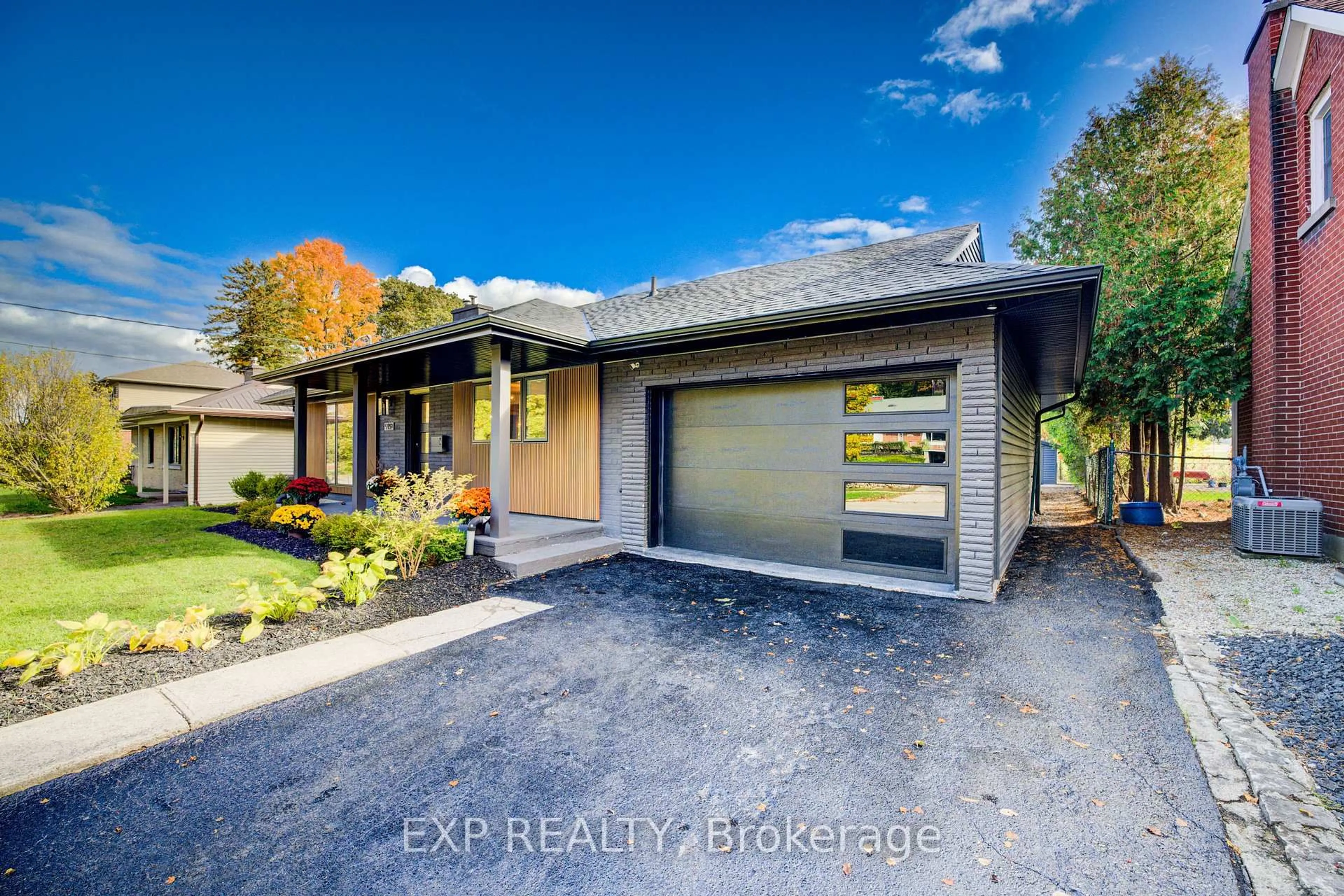 Home with brick exterior material, street for 919 Union St, Kitchener Ontario N2H 6J3