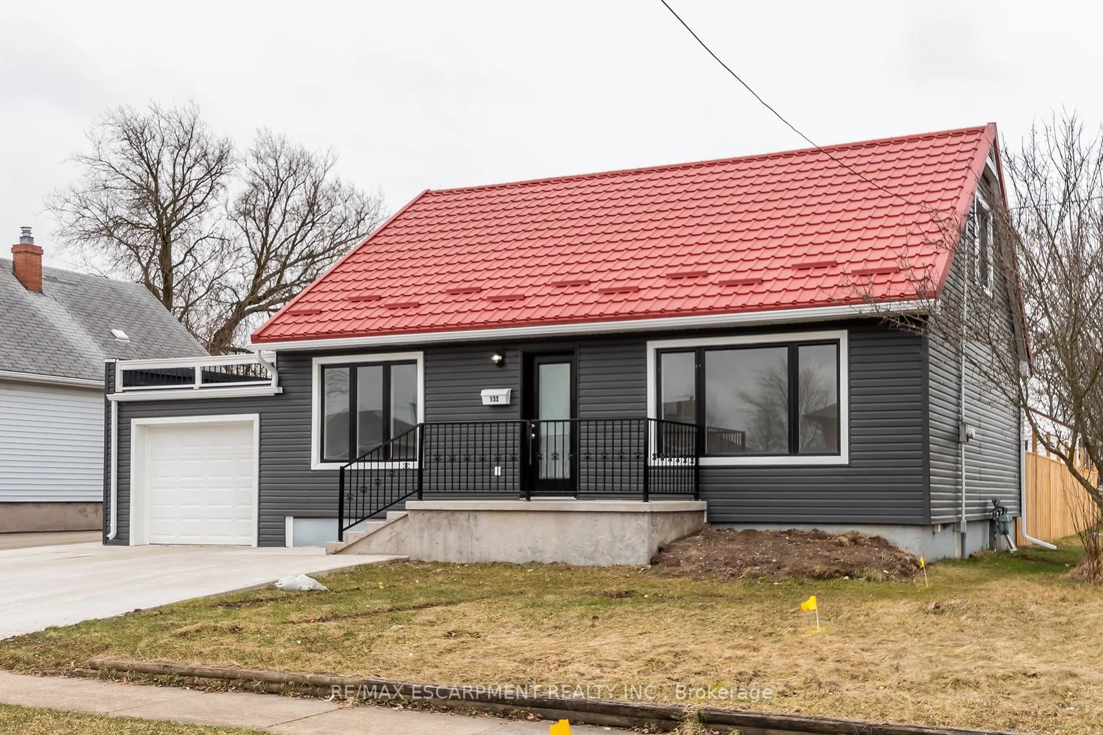 Home with brick exterior material, street for 132 Franklin Ave, Port Colborne Ontario L3K 4A5