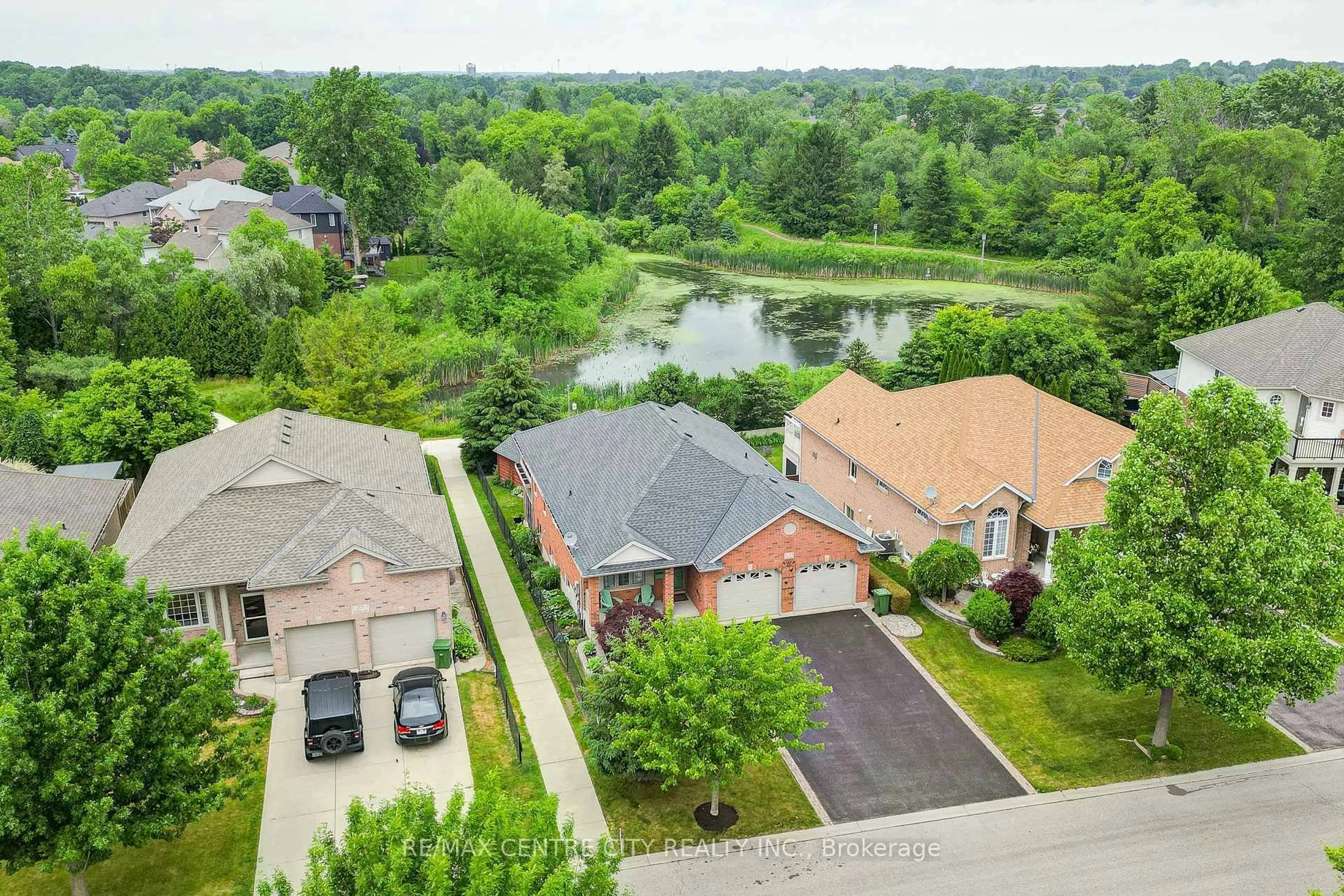 A pic from outside/outdoor area/front of a property/back of a property/a pic from drone, water/lake/river/ocean view for 29 Hickory Lane, St. Thomas Ontario N5R 6K9