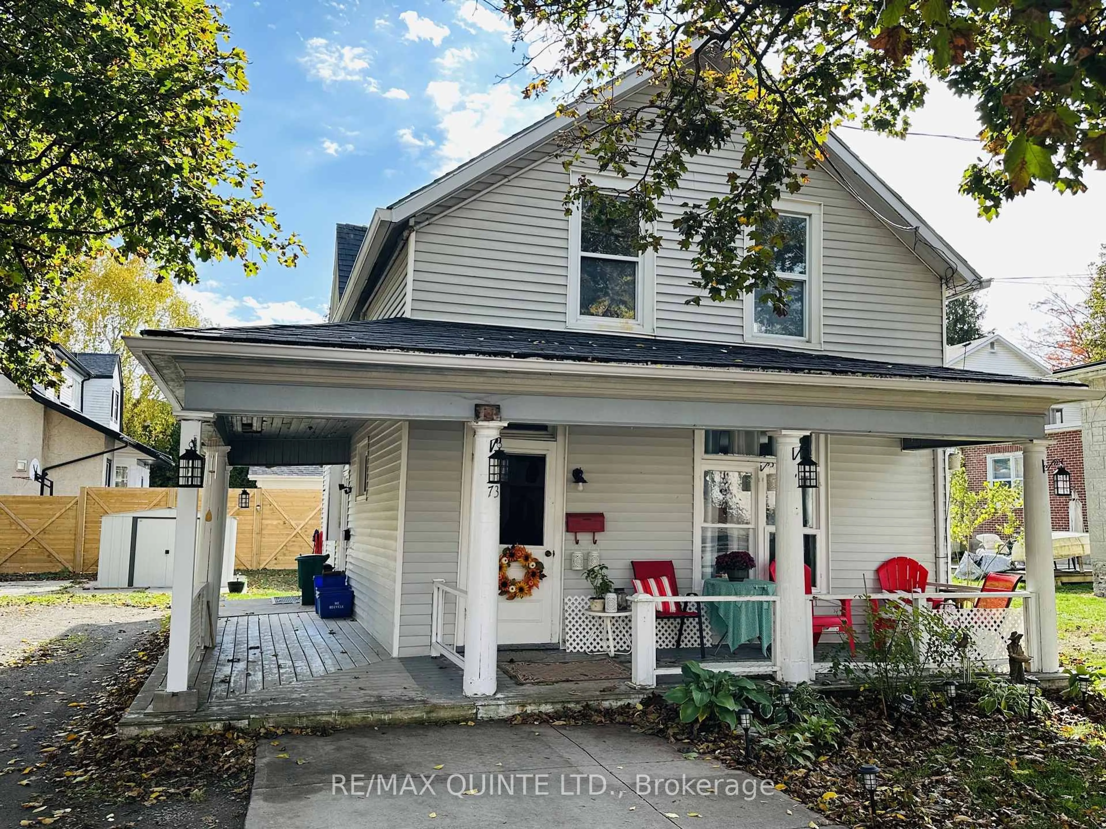 Home with vinyl exterior material, street for 73/75 QUEEN St, Belleville Ontario K8N 3M3