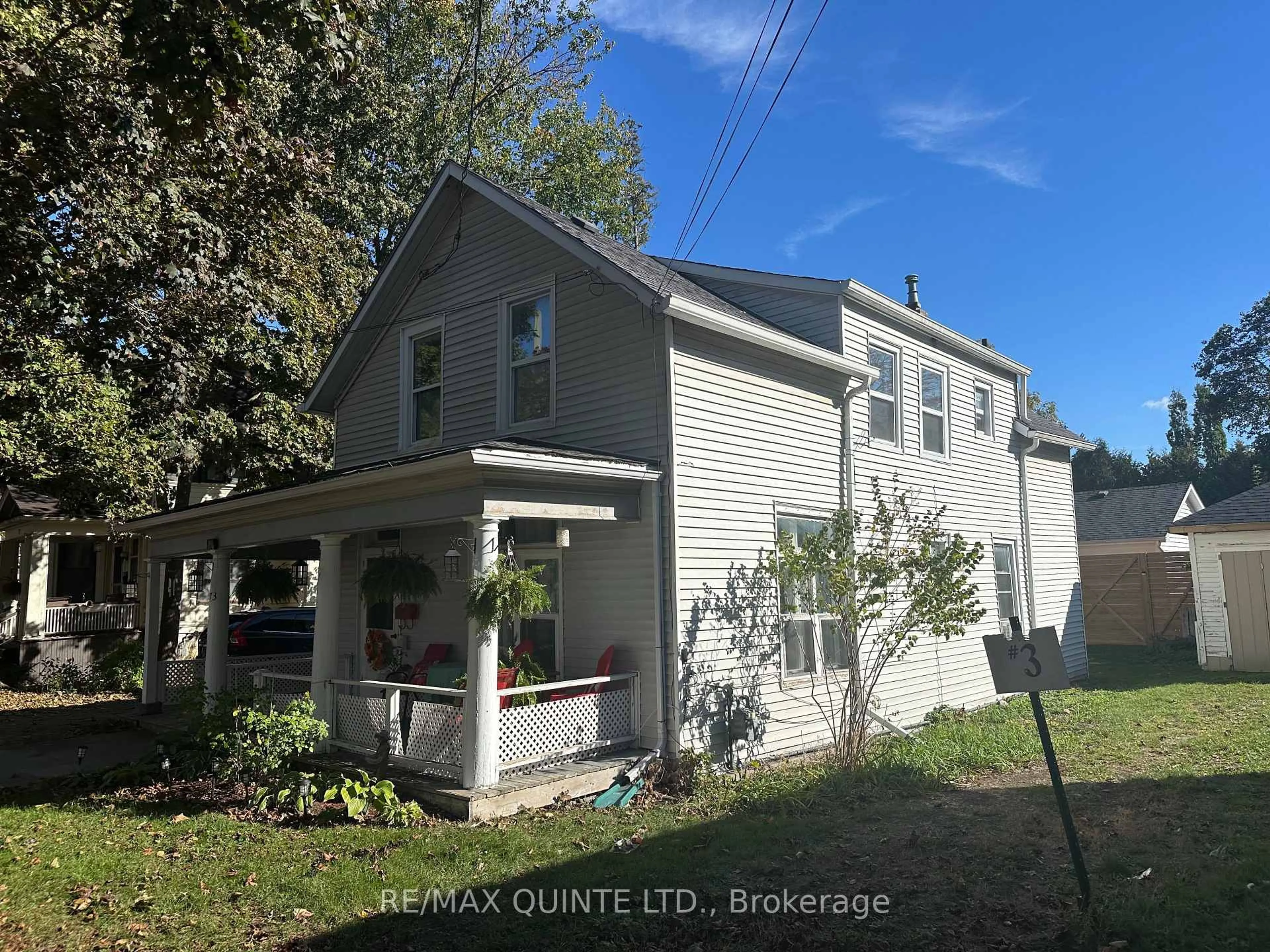 A pic from outside/outdoor area/front of a property/back of a property/a pic from drone, street for 73/75 QUEEN St, Belleville Ontario K8N 3M3