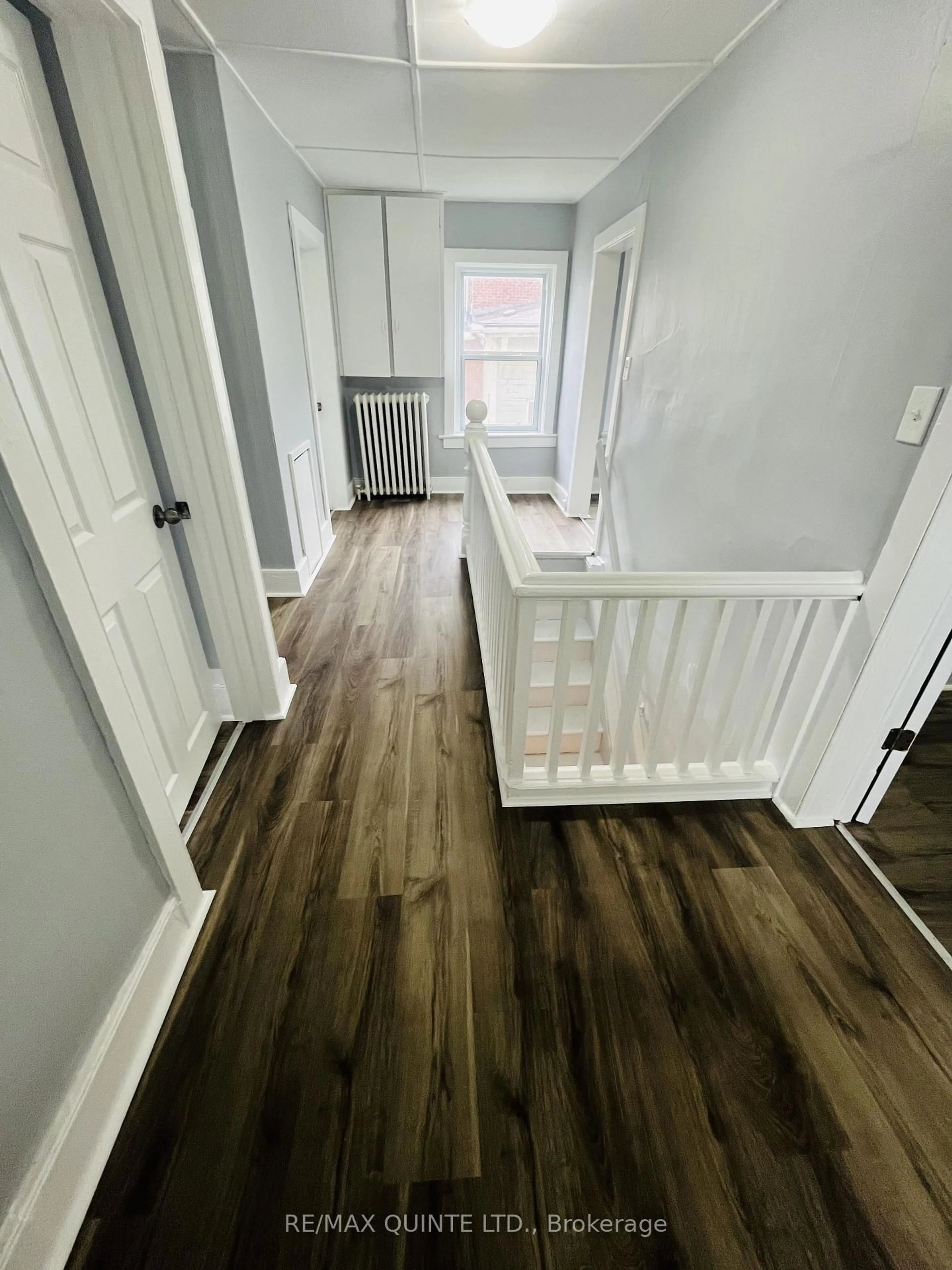 Indoor entryway for 73/75 QUEEN St, Belleville Ontario K8N 3M3