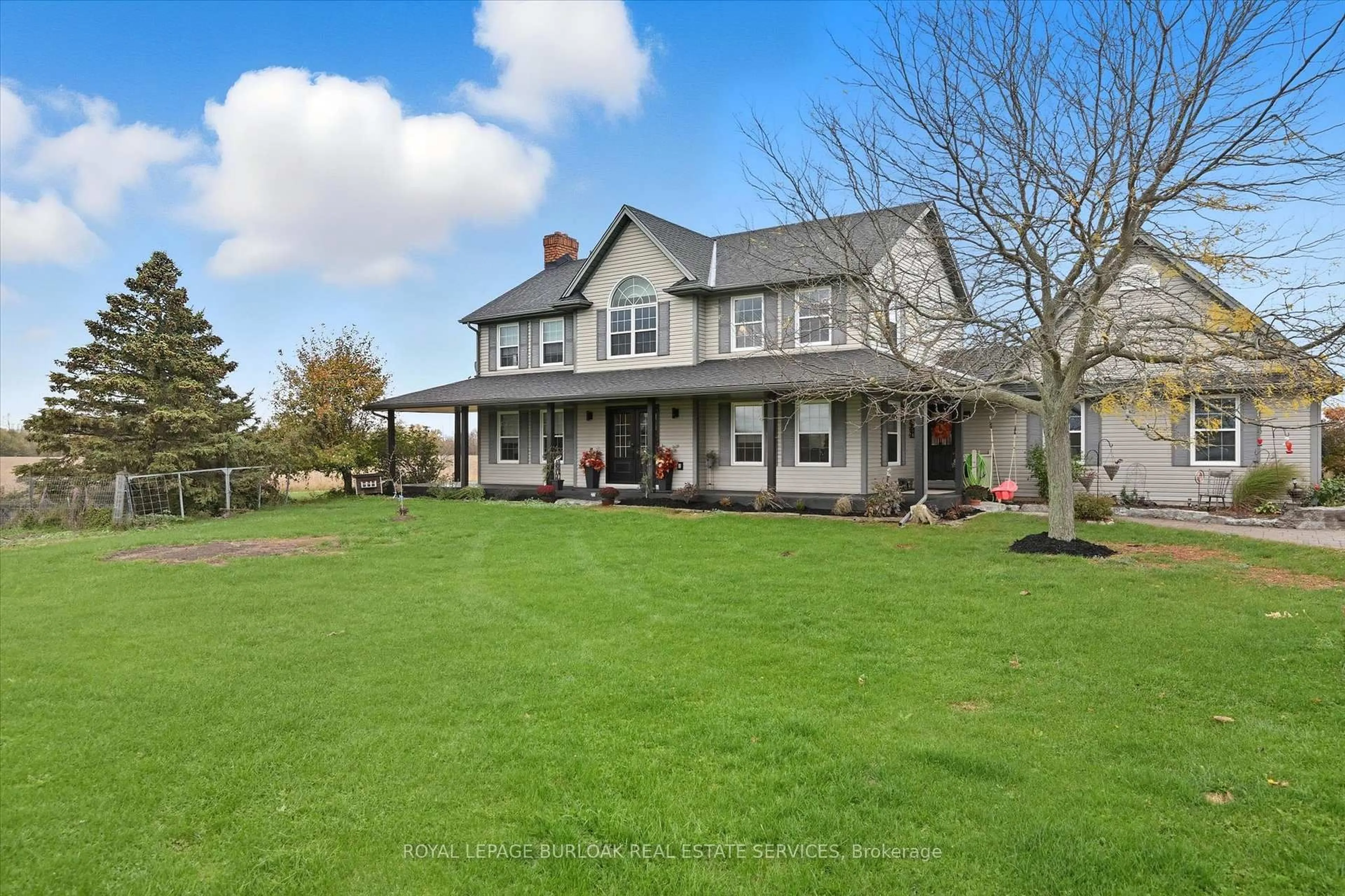 A pic from outside/outdoor area/front of a property/back of a property/a pic from drone, unknown for 41558 Forks Rd, Wainfleet Ontario L0S 1V0