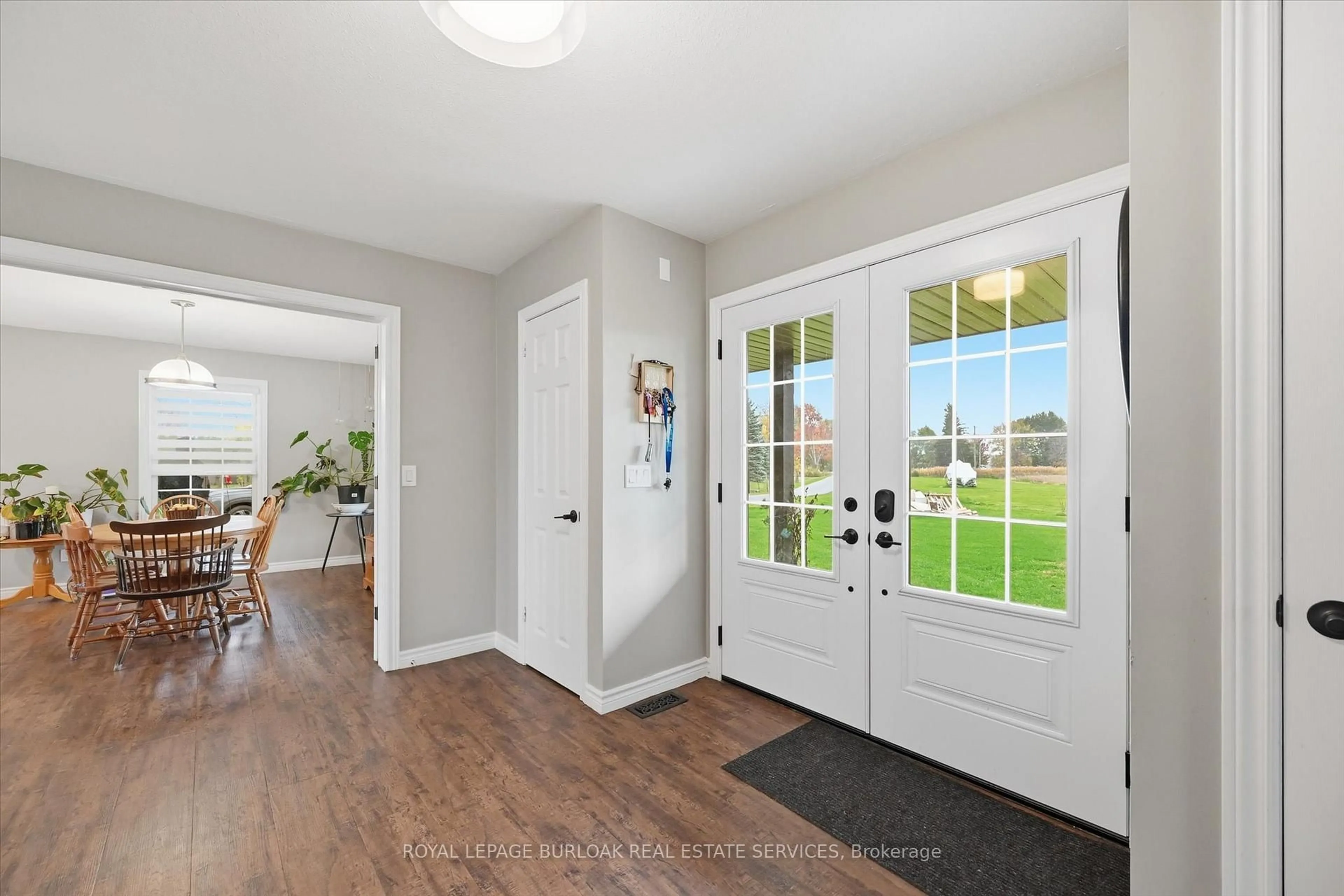 Indoor entryway for 41558 Forks Rd, Wainfleet Ontario L0S 1V0