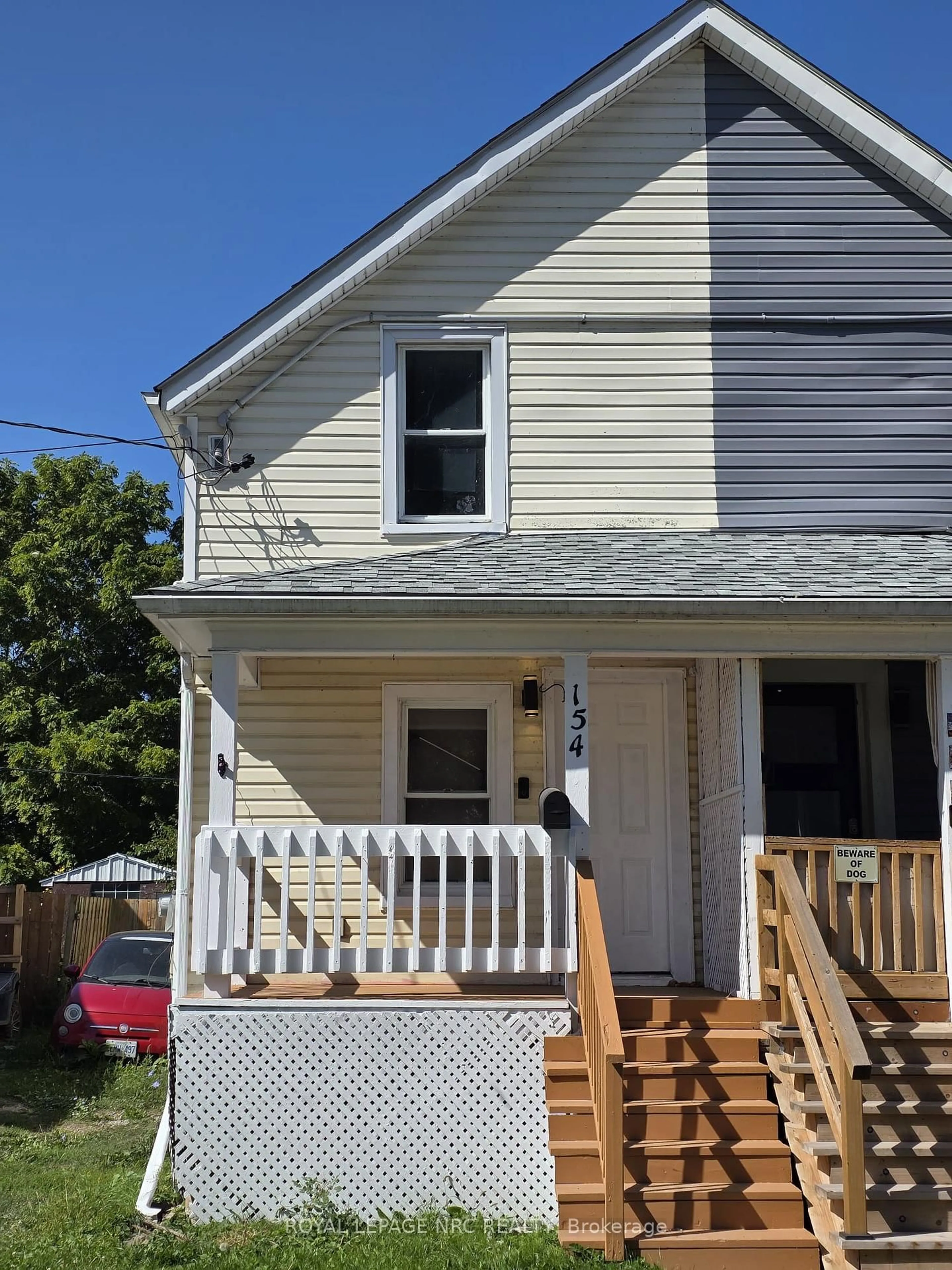 Home with vinyl exterior material, street for 154 Fares St, Port Colborne Ontario L3K 1W2