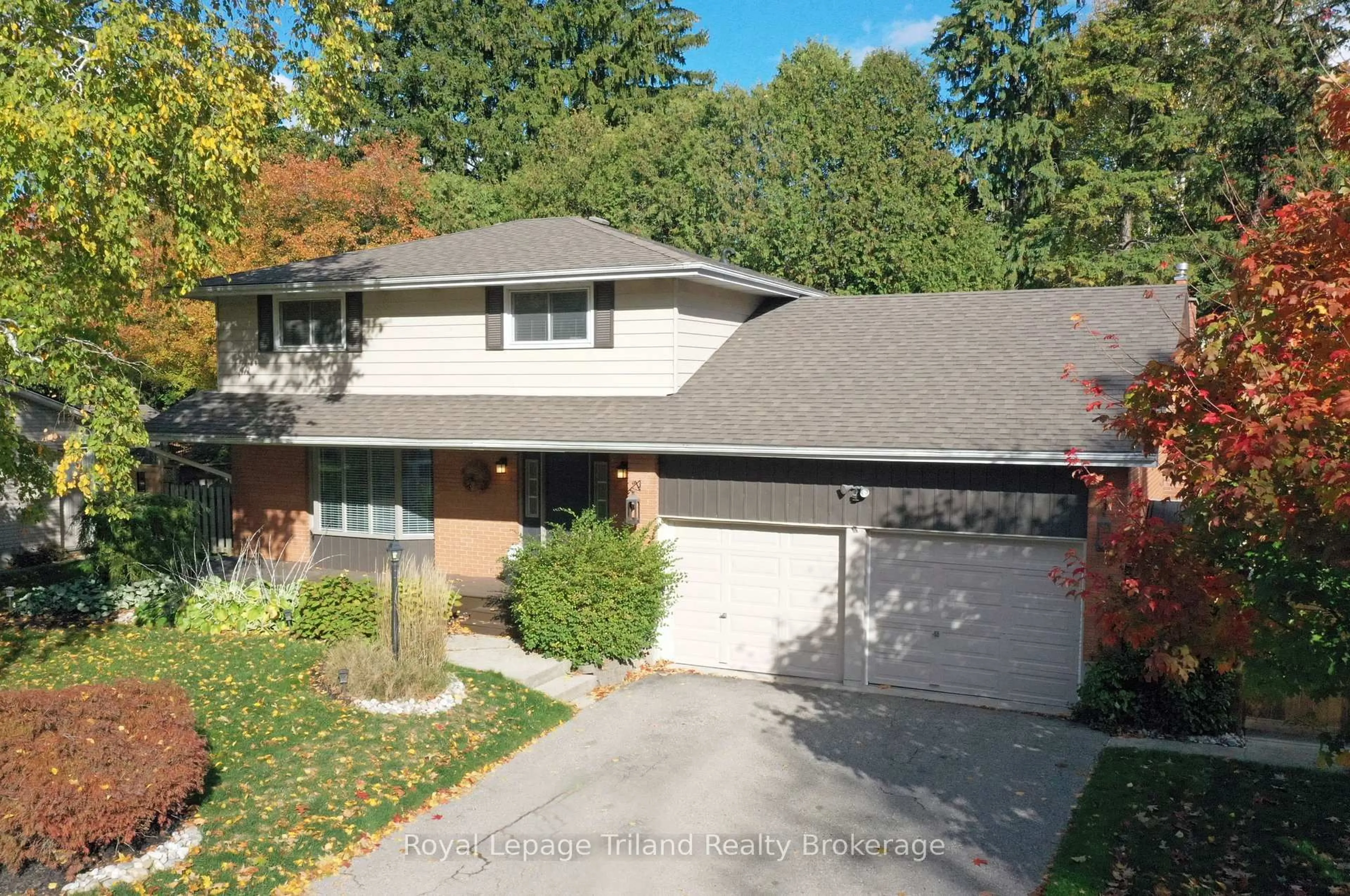 Home with brick exterior material, street for 444 Lee Ave, Woodstock Ontario N4S 6Y3