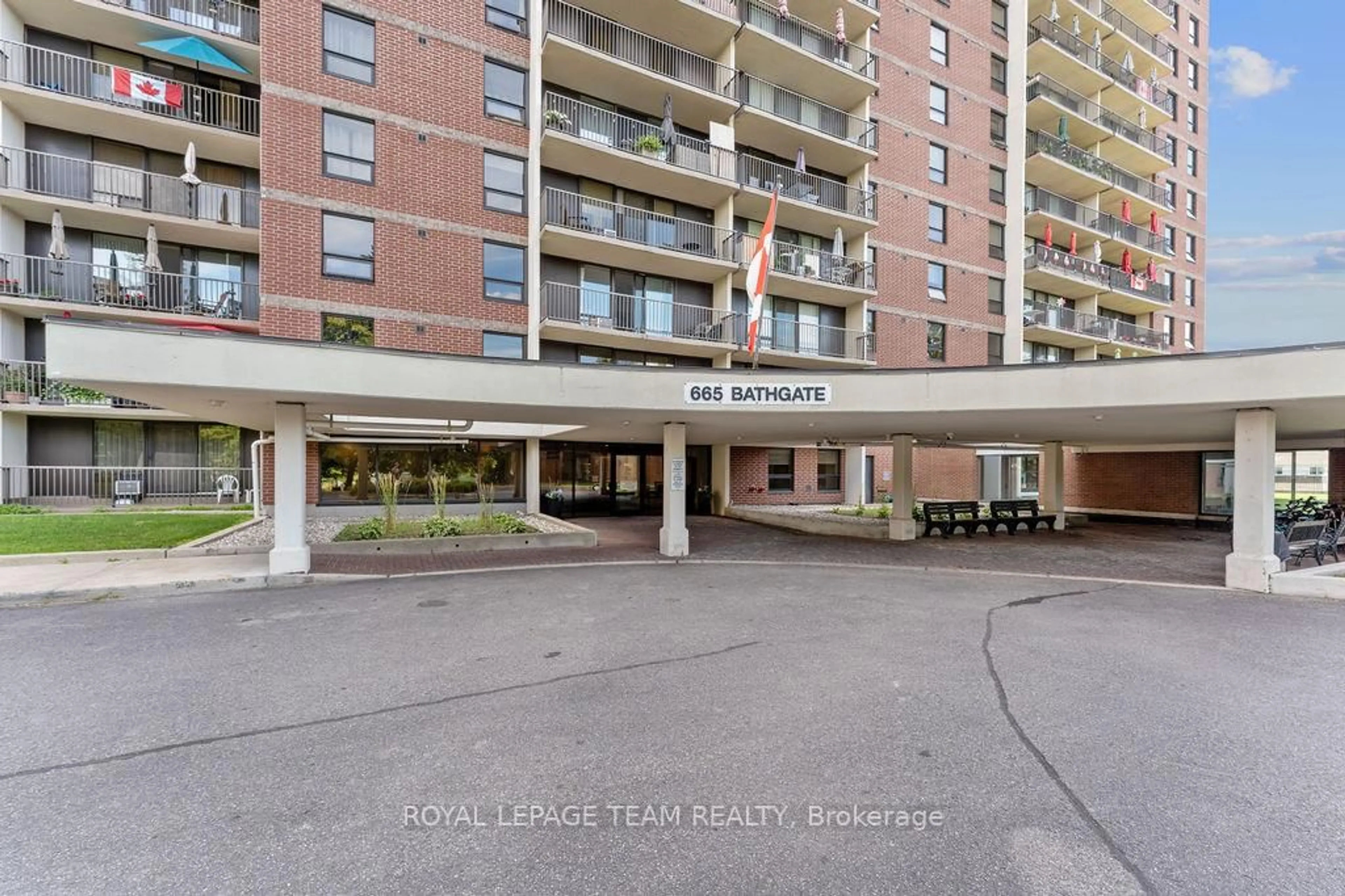 Unknown for 665 Bathgate Dr #302, Ottawa Ontario K1K 3Y4