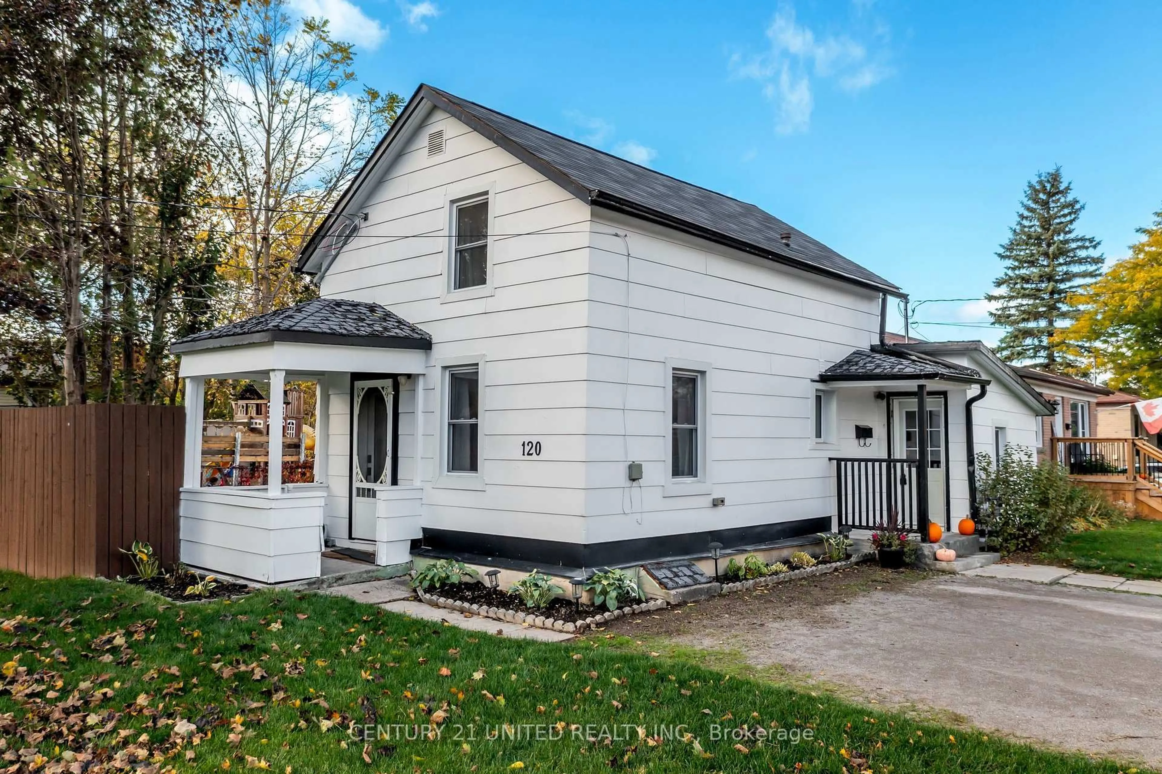 Home with vinyl exterior material, street for 120 Elgin St, Kawartha Lakes Ontario K9V 3W9