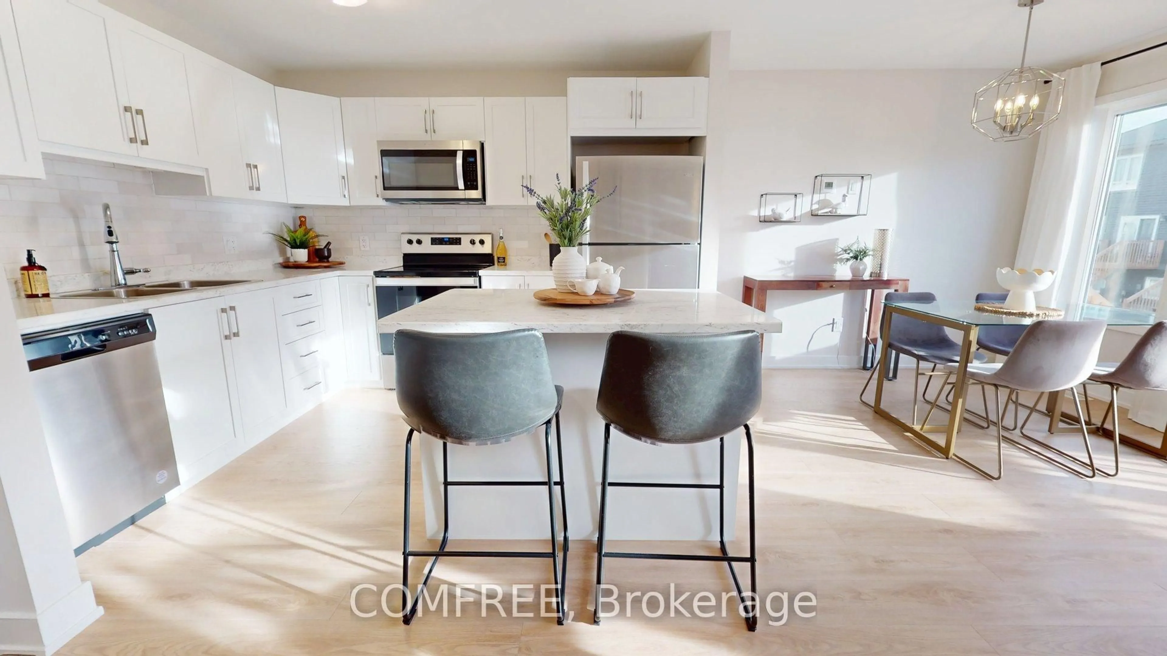Open concept kitchen, ceramic/tile floor for 63 Whitcomb Cres, Smiths Falls Ontario K7A 0C1