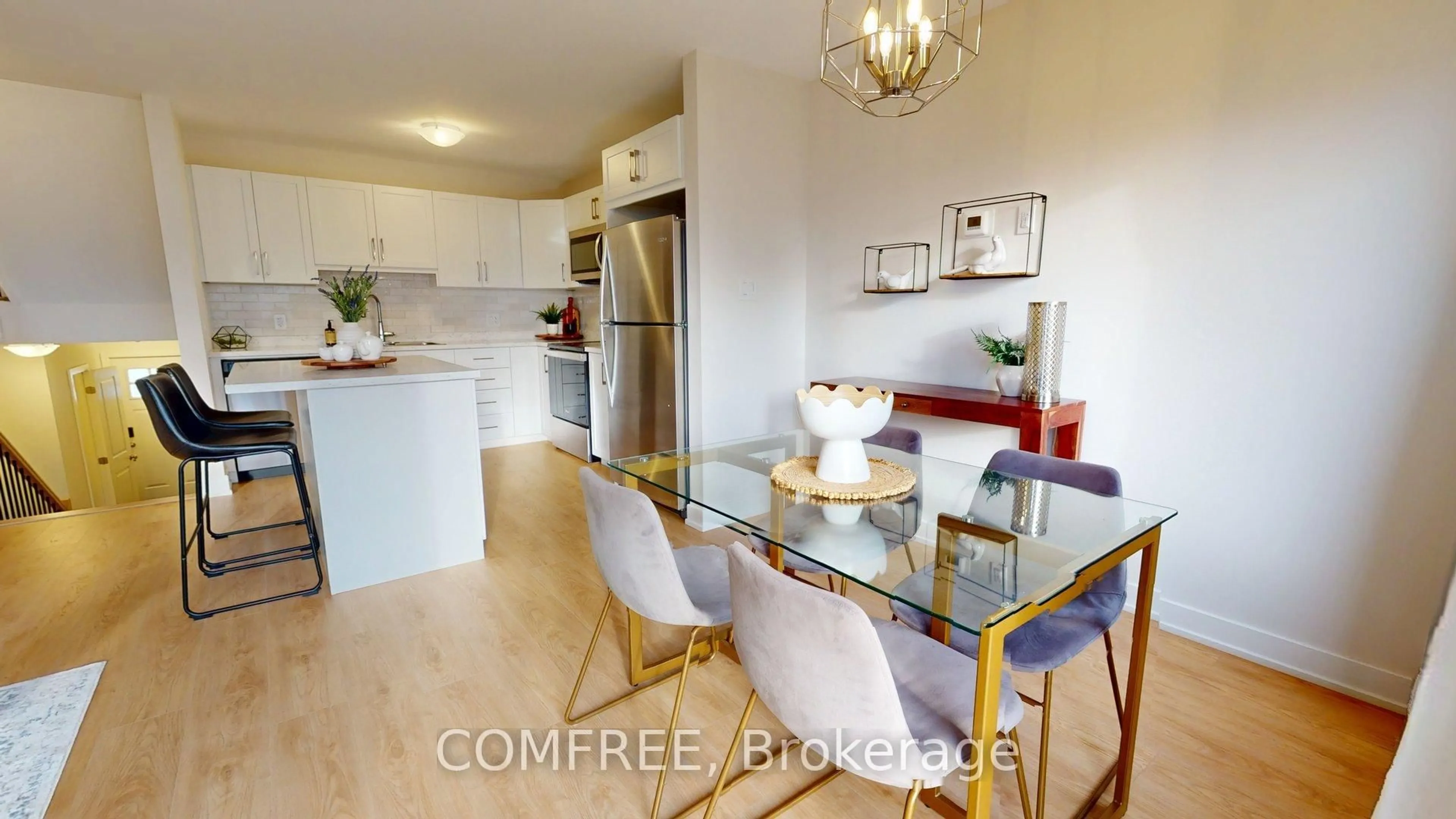 Open concept kitchen, wood/laminate floor for 63 Whitcomb Cres, Smiths Falls Ontario K7A 0C1