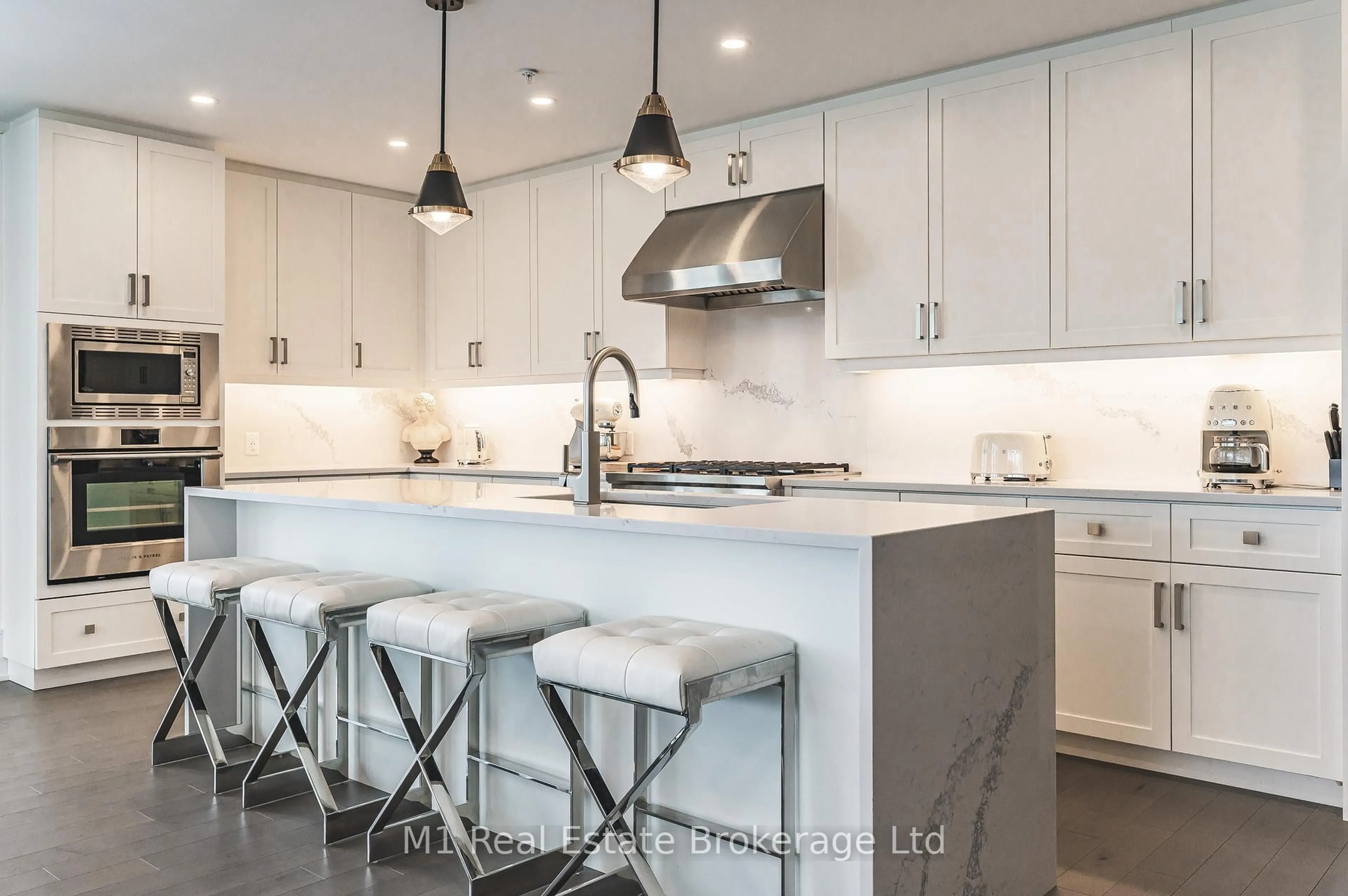 Contemporary kitchen, unknown for 73 ARTHUR St #RRC1, Guelph Ontario N1E 0S6