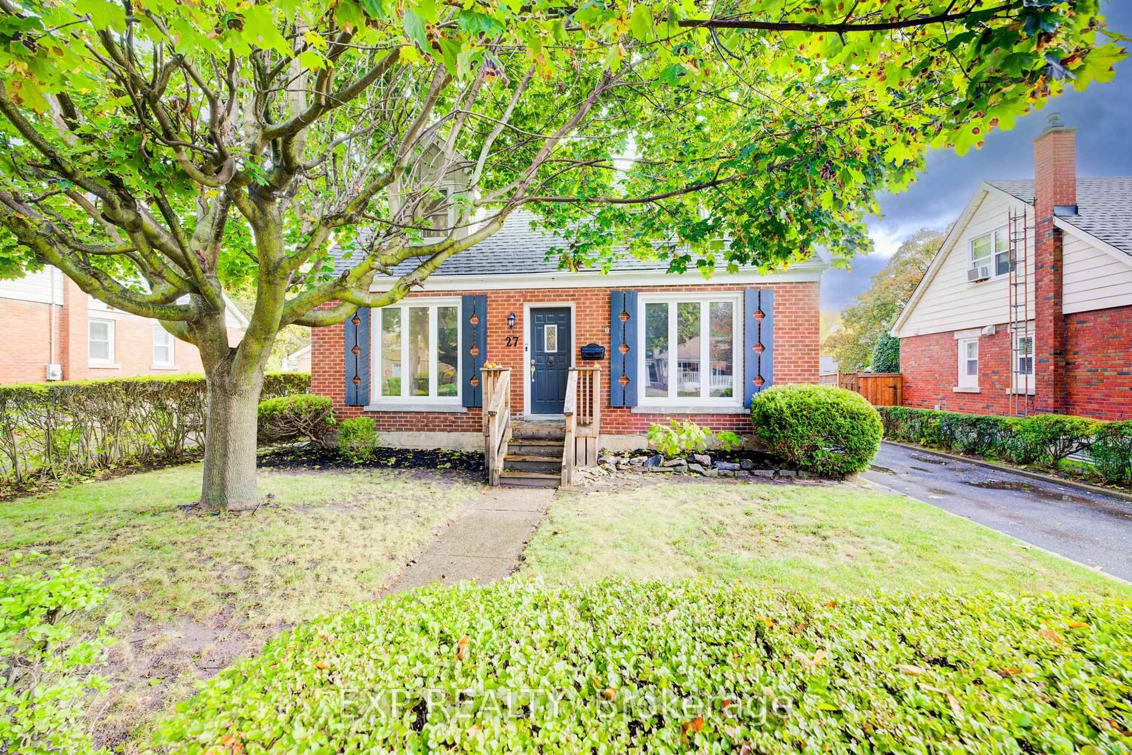 Home with brick exterior material, street for 27 Dudhope Ave, Cambridge Ontario N1R 4T2