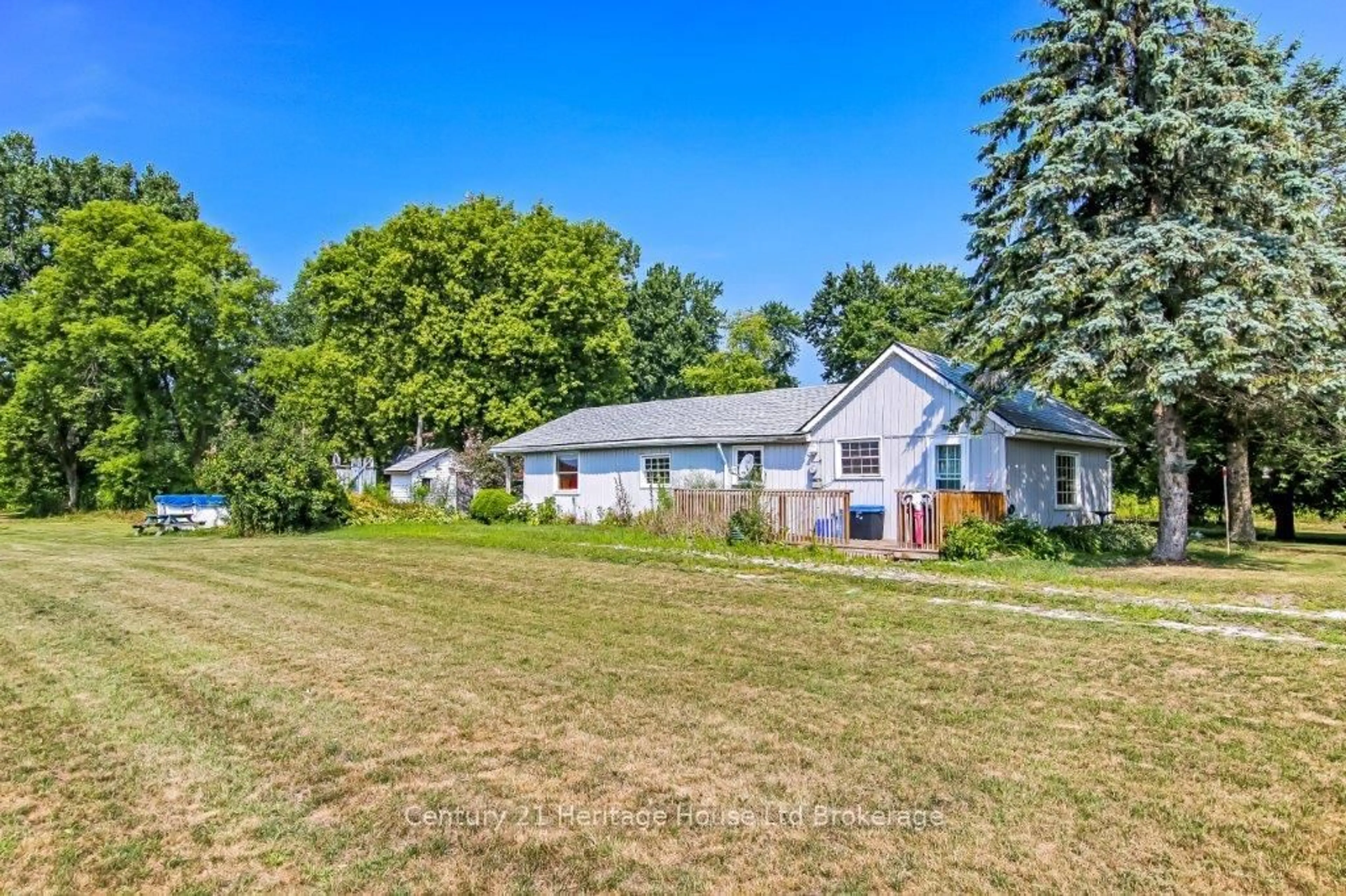 A pic from outside/outdoor area/front of a property/back of a property/a pic from drone, unknown for 712011 Middletown Line, Norwich Ontario N4G 4G7