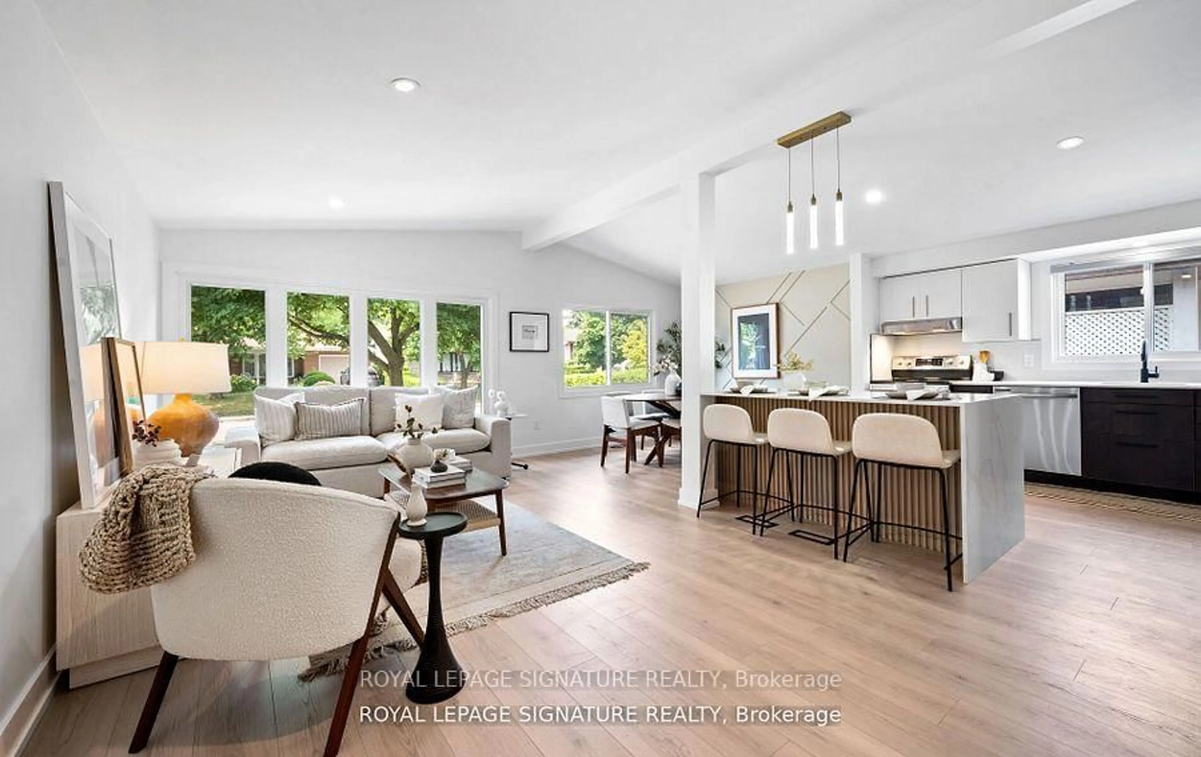 Open concept kitchen, unknown for 105 Lilacside Dr, Hamilton Ontario L8V 2L8