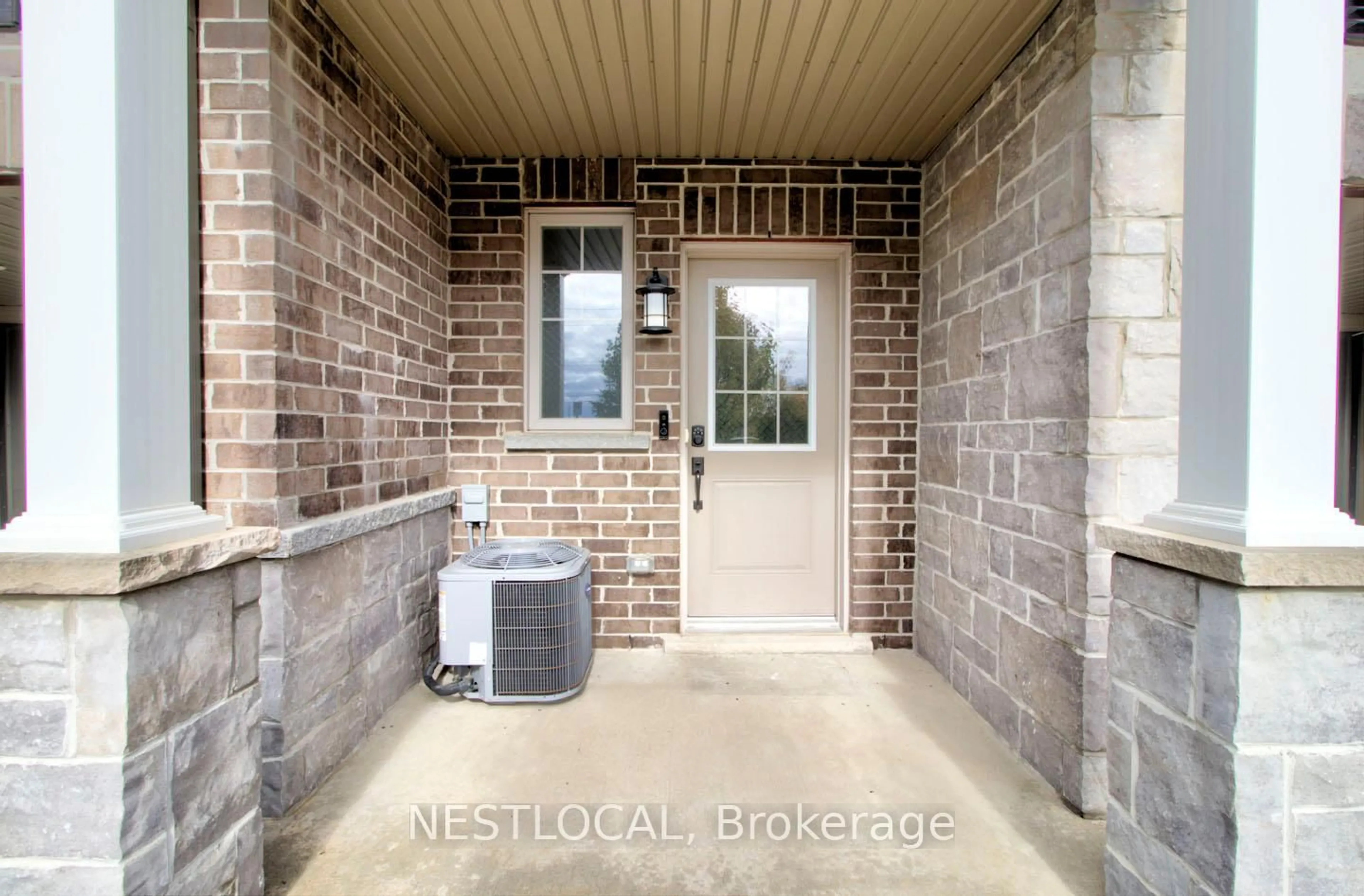Indoor entryway for 7 Pim Lane, Hamilton Ontario L9K 0K1