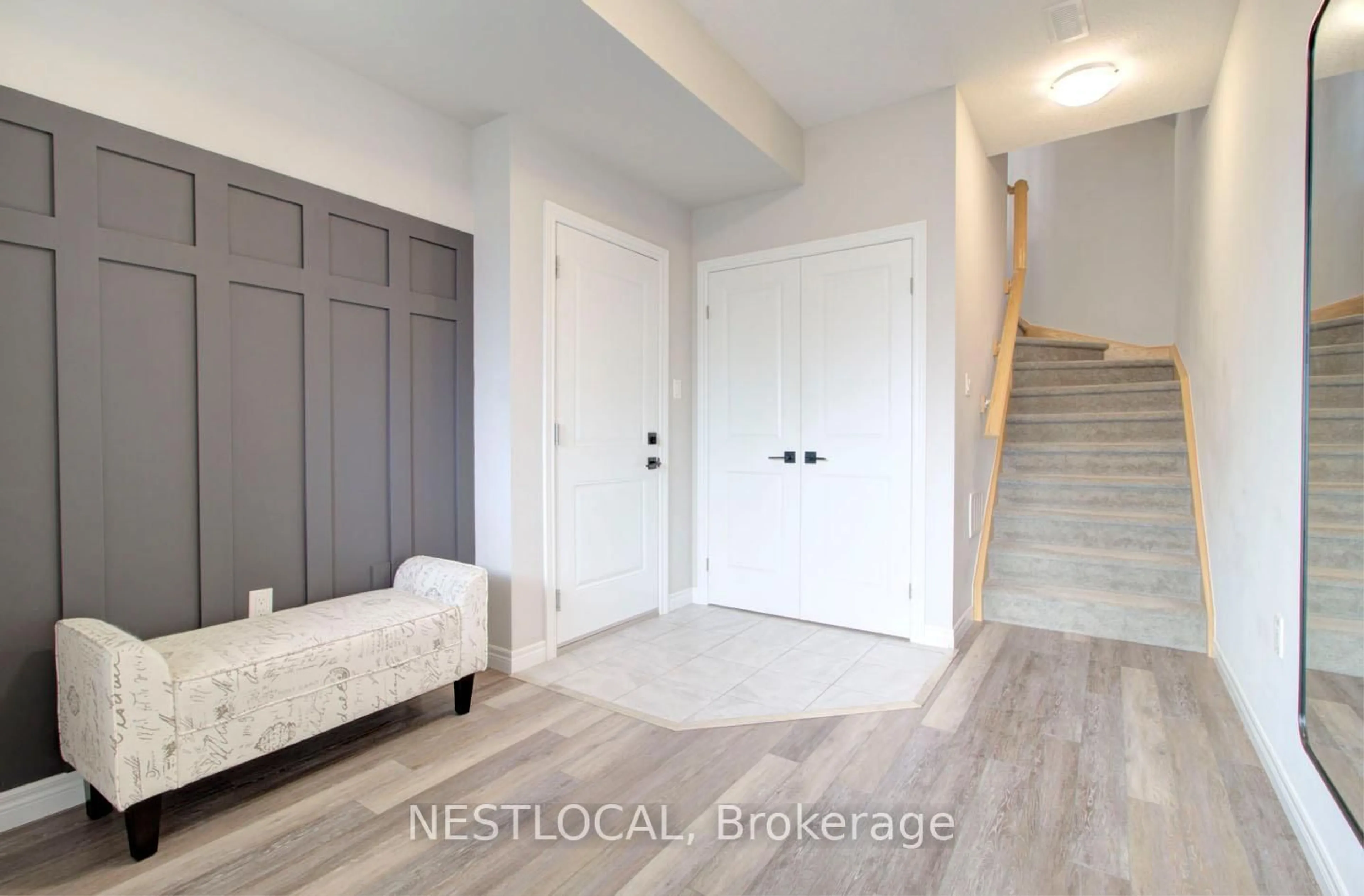 Indoor entryway for 7 Pim Lane, Hamilton Ontario L9K 0K1