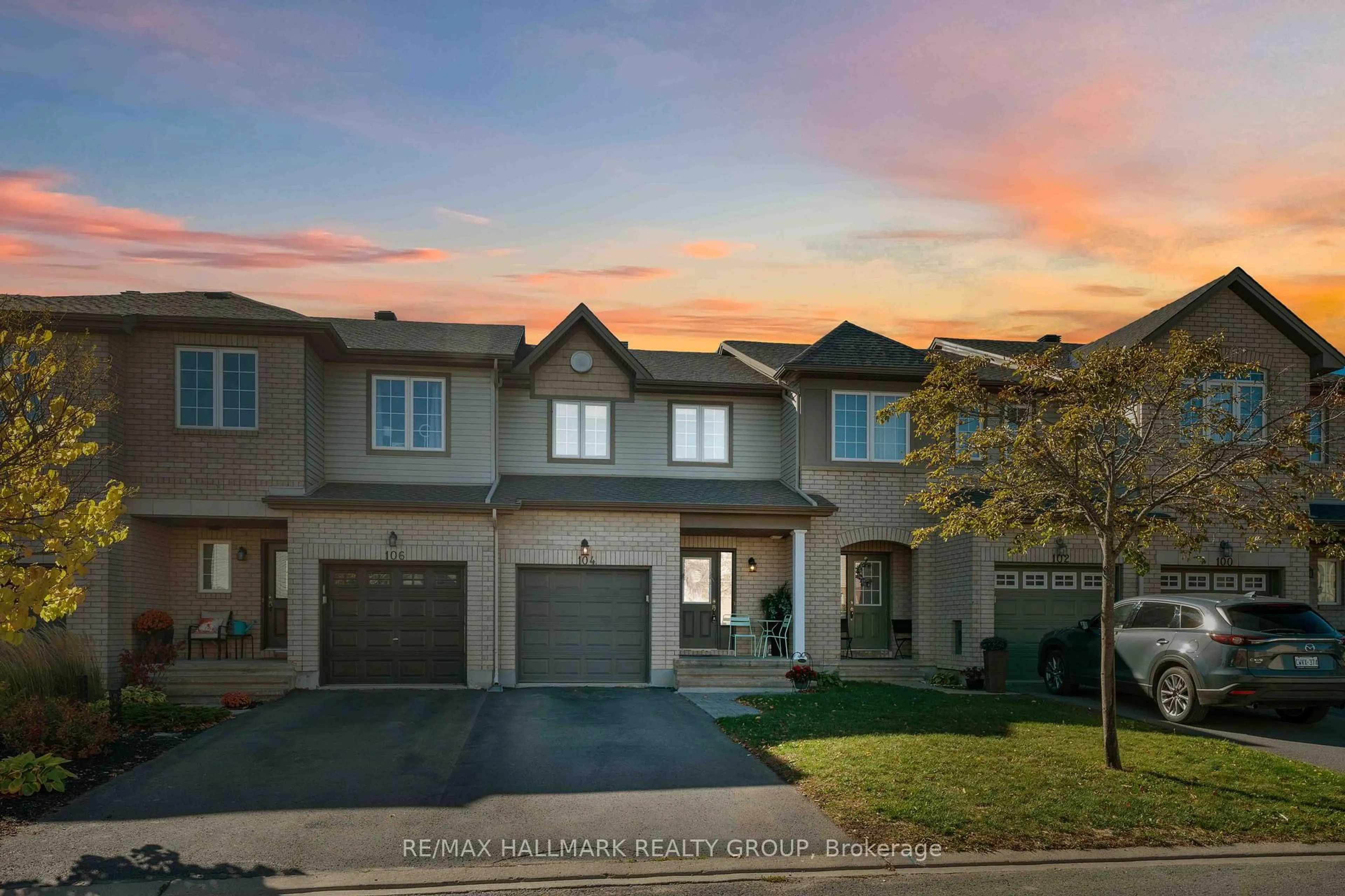 Unknown for 104 Esterbrook Dr, Ottawa Ontario K1W 0A9