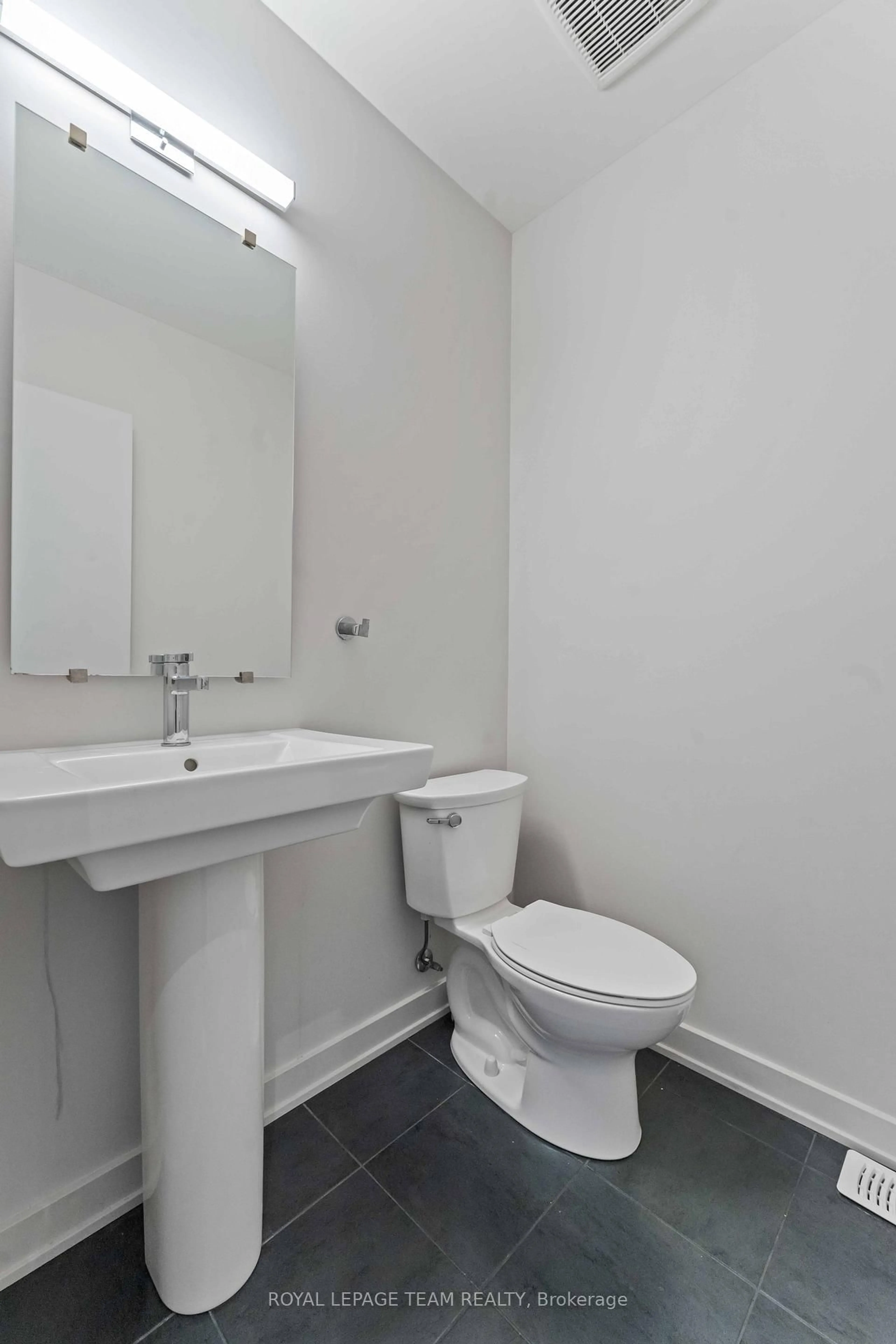 Standard bathroom, unknown for 1052 Lunar Glow Cres, Ottawa Ontario K4M 0J9