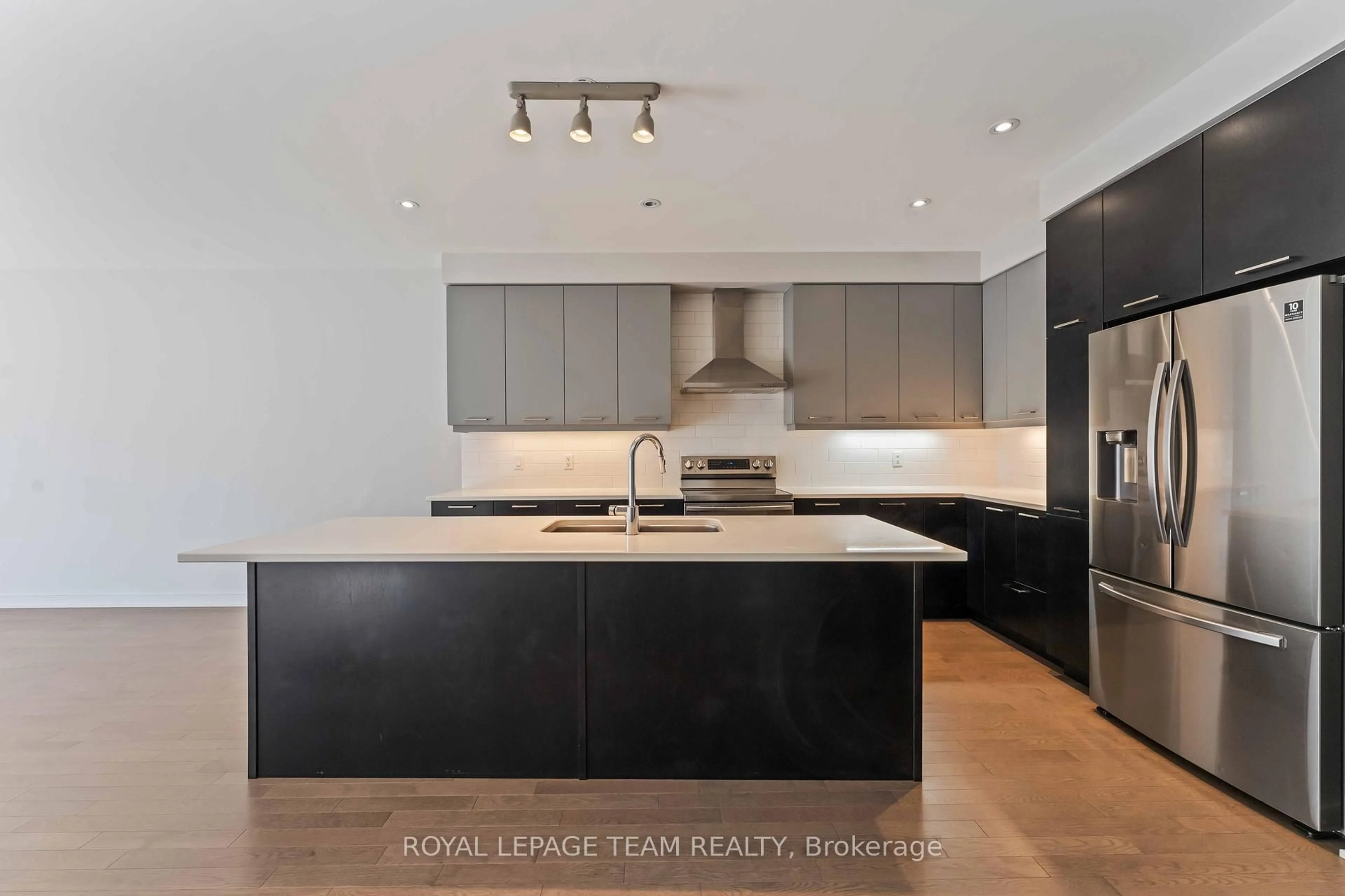 Contemporary kitchen, unknown for 1052 Lunar Glow Cres, Ottawa Ontario K4M 0J9