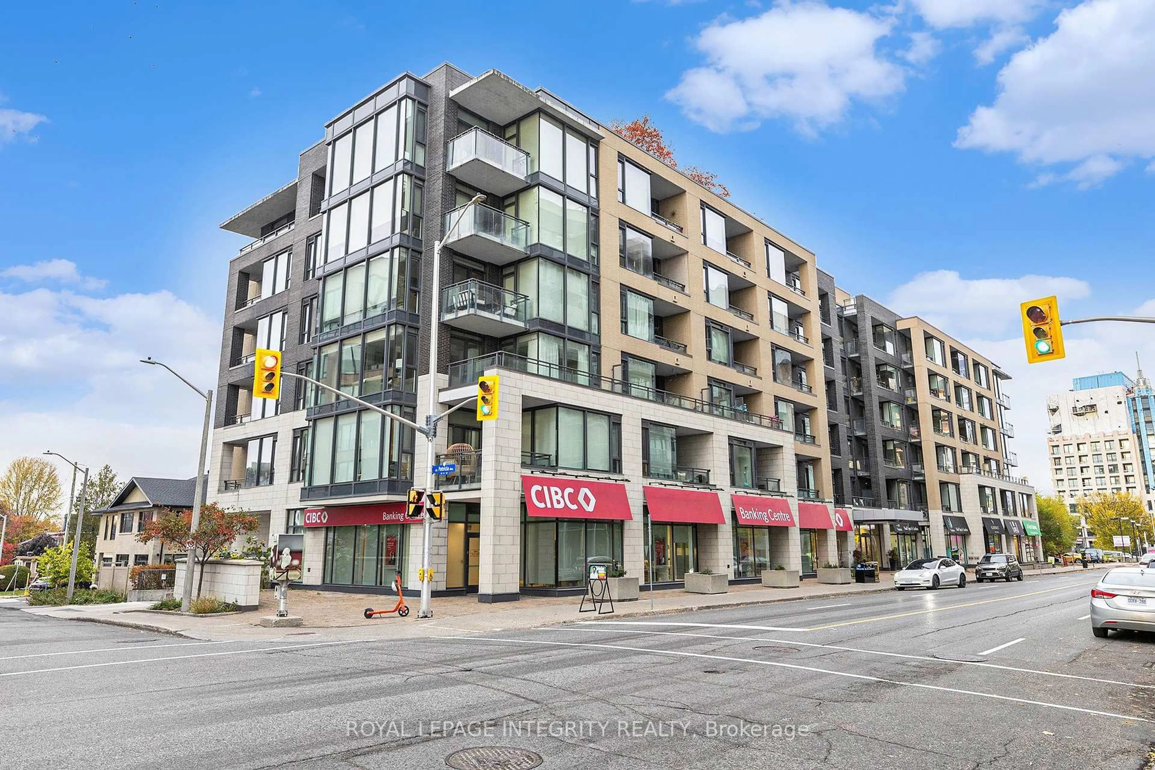 Patio, building for 101 Richmond Rd #615, Ottawa Ontario K1Z 0A6