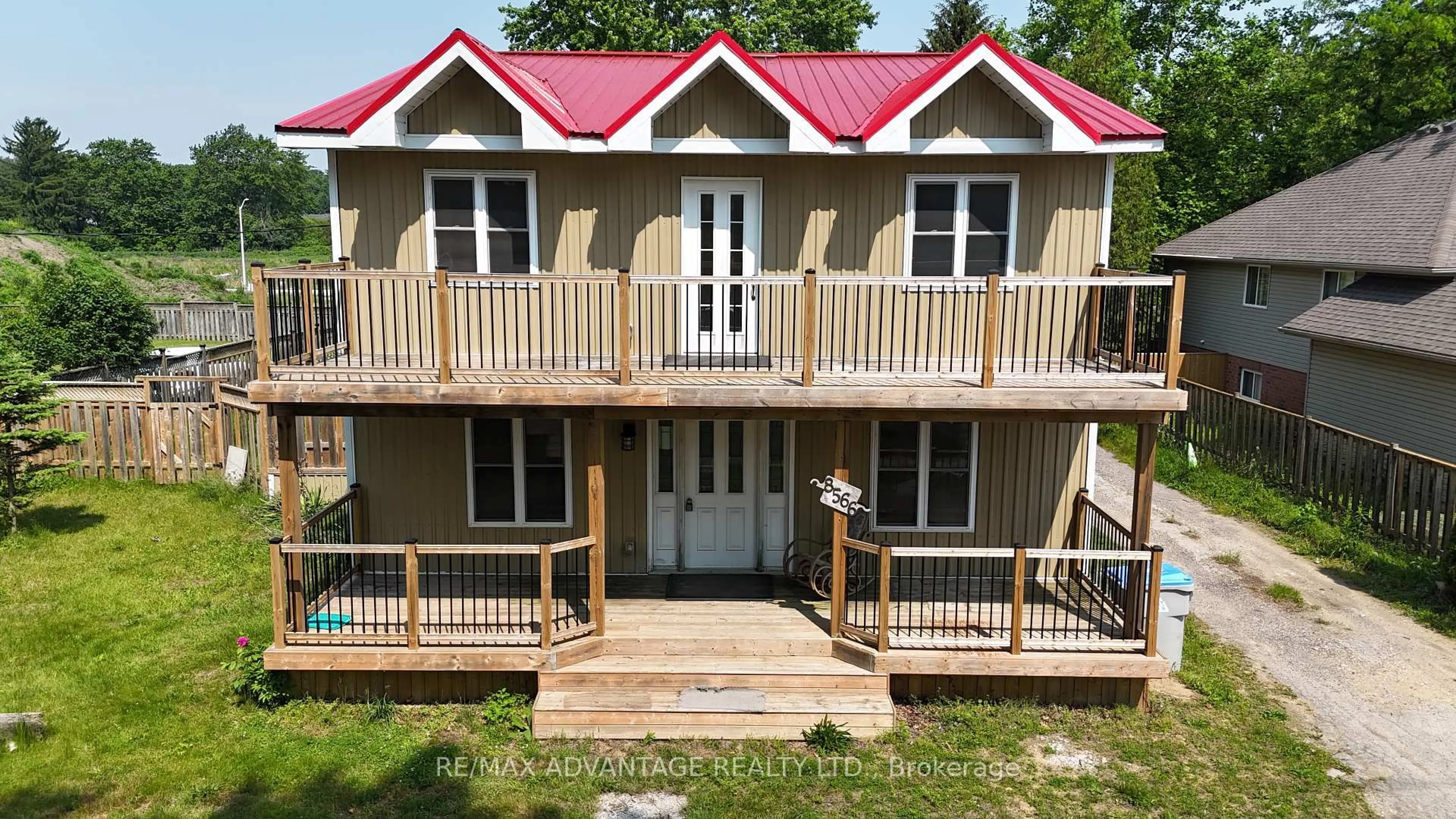 A pic from outside/outdoor area/front of a property/back of a property/a pic from drone, building for 8566 Glendon Dr, Strathroy-Caradoc Ontario N0L 1W0