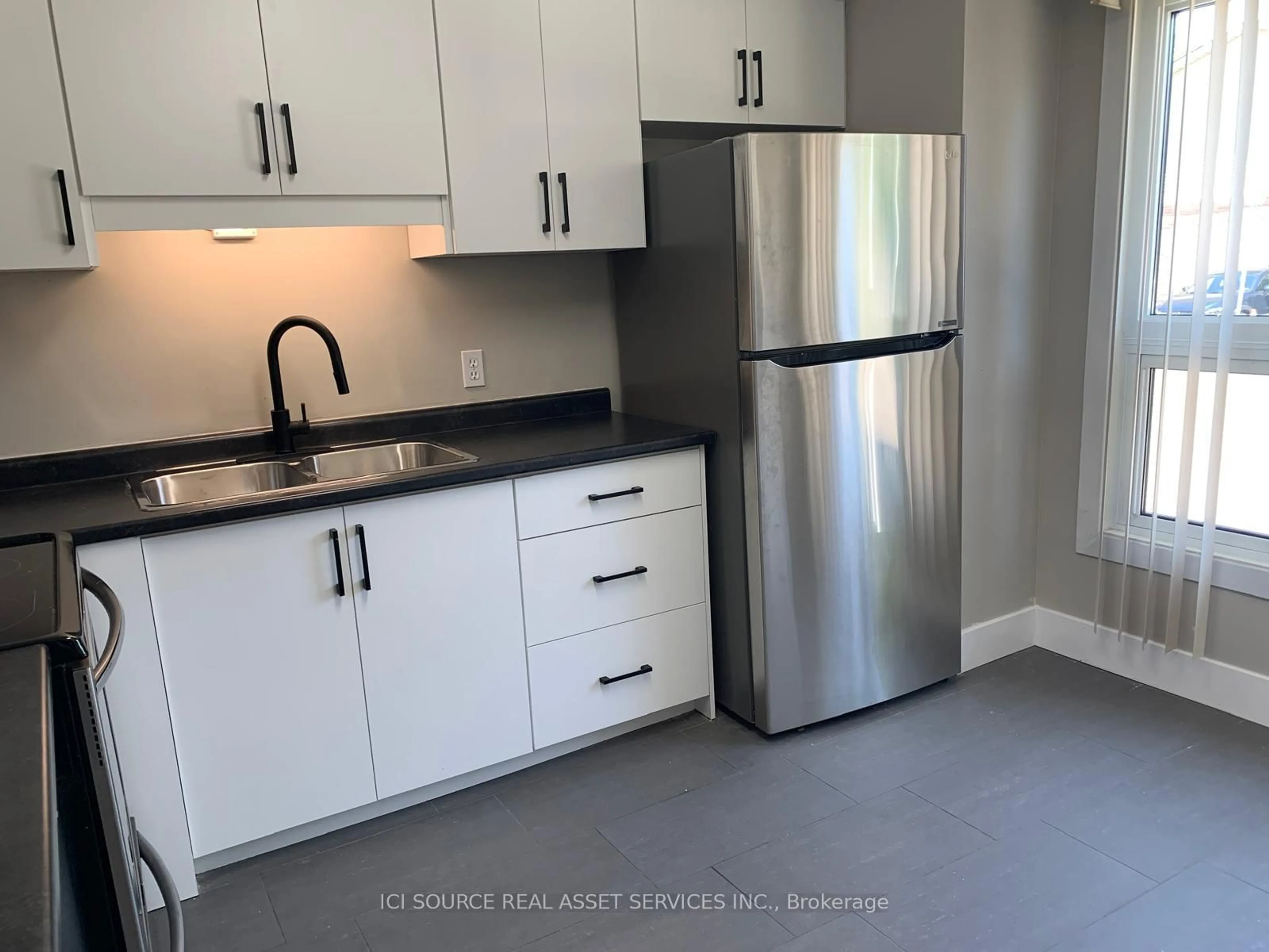 Standard kitchen, unknown for 75 Ansondale Rd #14, London South Ontario N6C 5W3