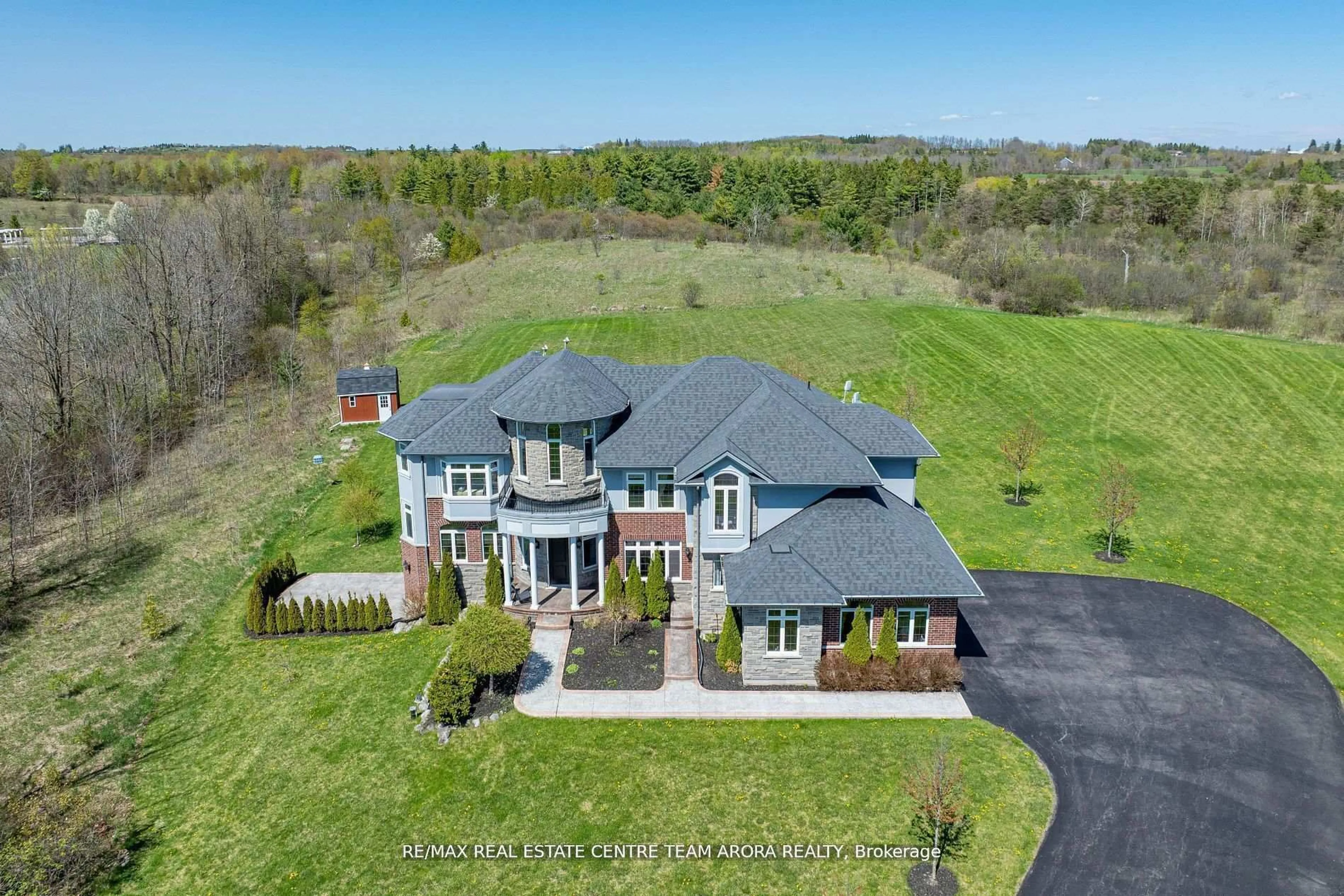 A pic from outside/outdoor area/front of a property/back of a property/a pic from drone, water/lake/river/ocean view for 100 Chesswood Tr, Hamilton Ontario L8N 2Z7