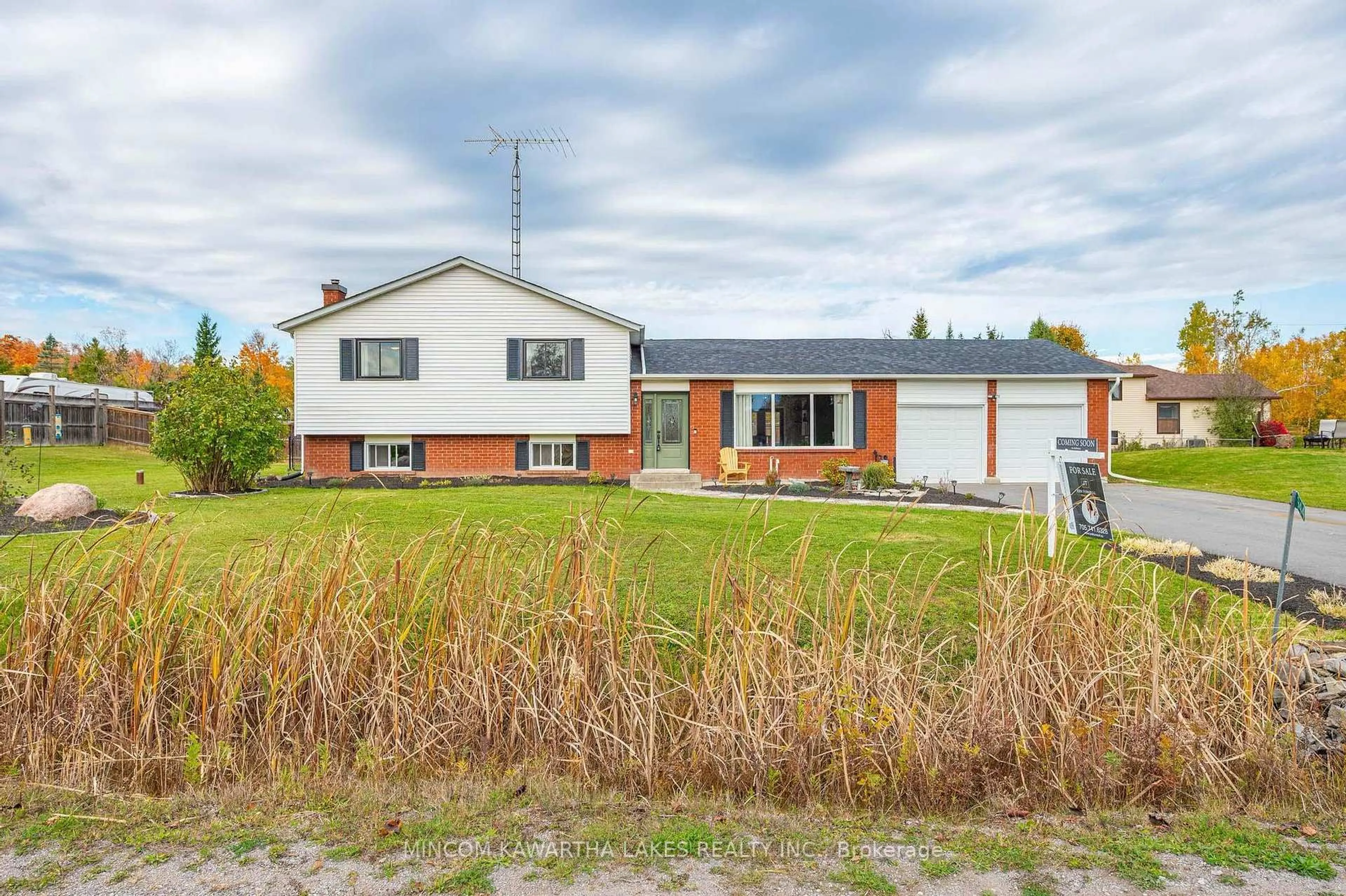 Home with brick exterior material, unknown for 944 Blue Jay St, Cavan Monaghan Ontario L0A 1C0