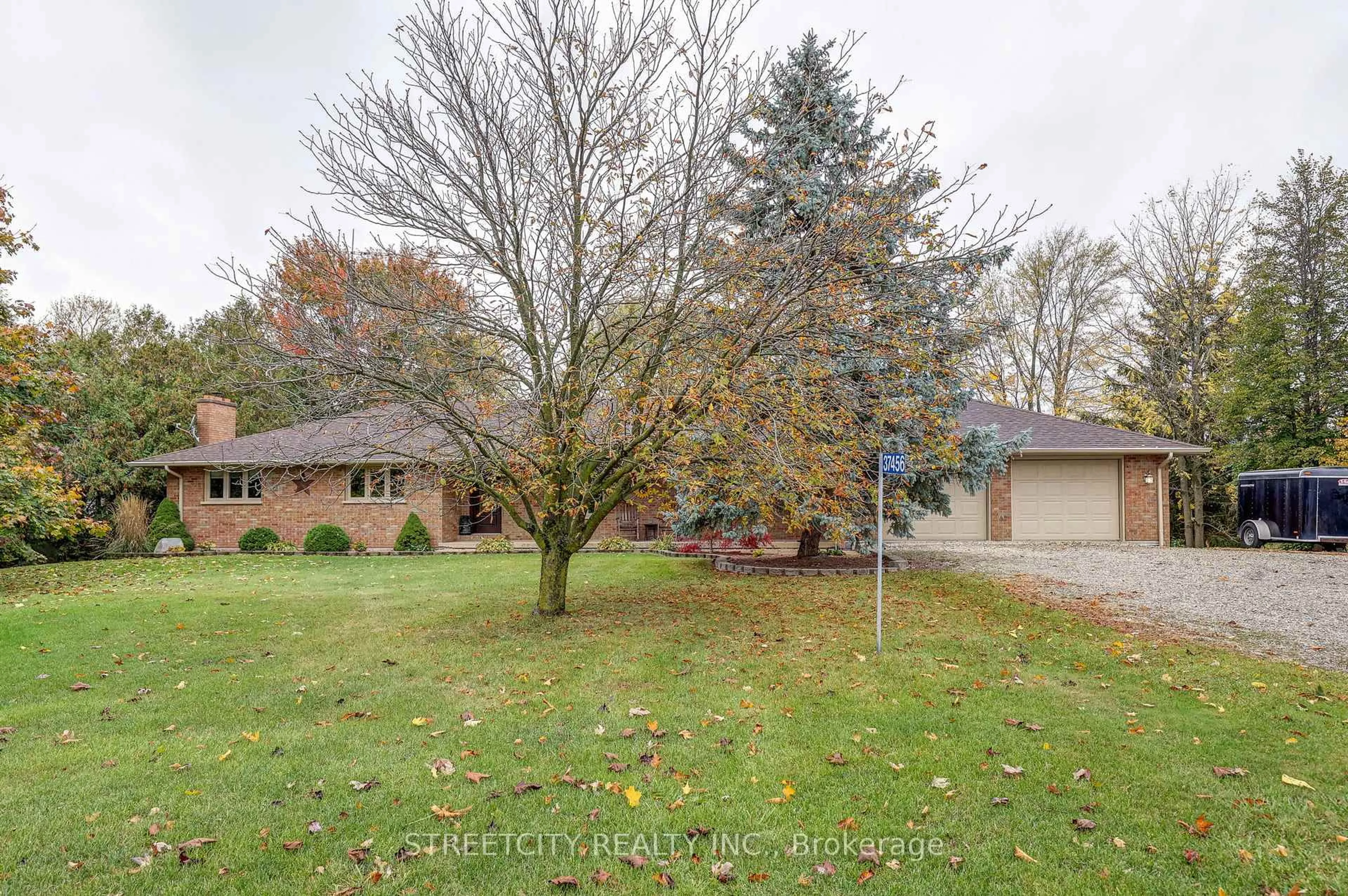 A pic from outside/outdoor area/front of a property/back of a property/a pic from drone, unknown for 37456 Talbotline Line, Southwold Ontario N0L 2E0