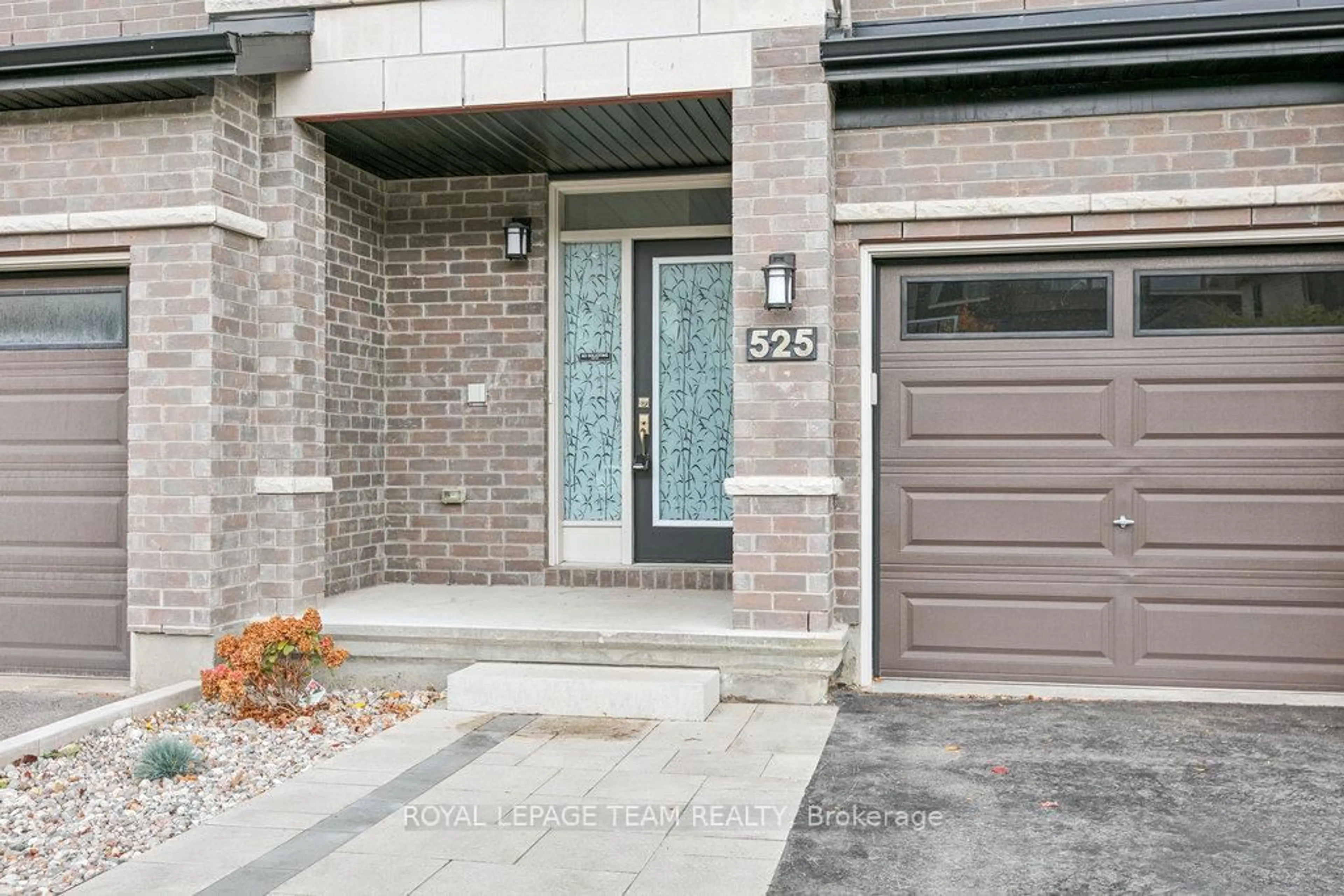Home with brick exterior material, street for 525 Rowers Way, Ottawa Ontario K1X 0C9